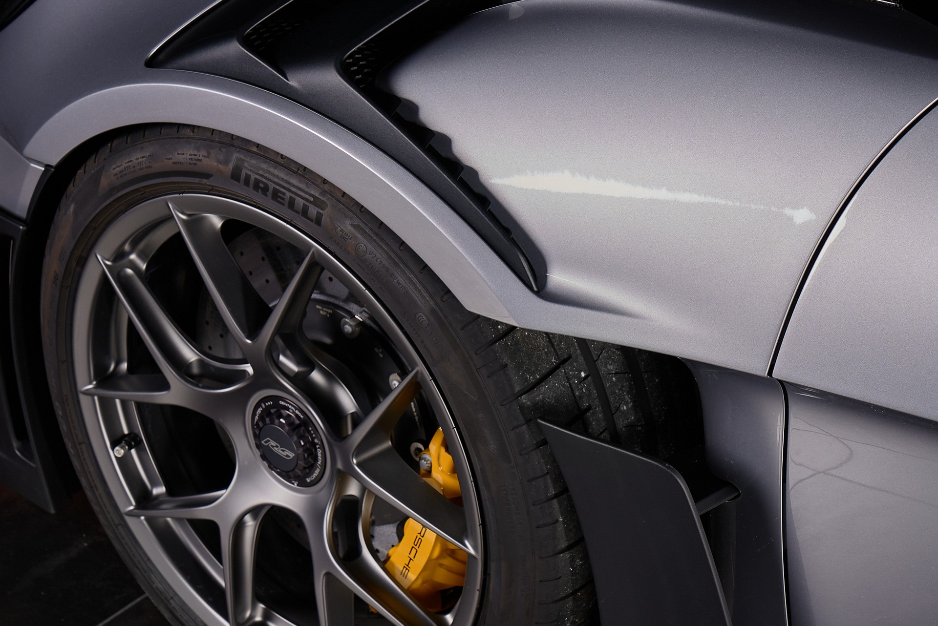 PORSCHE 911 GT3 RS-image-9