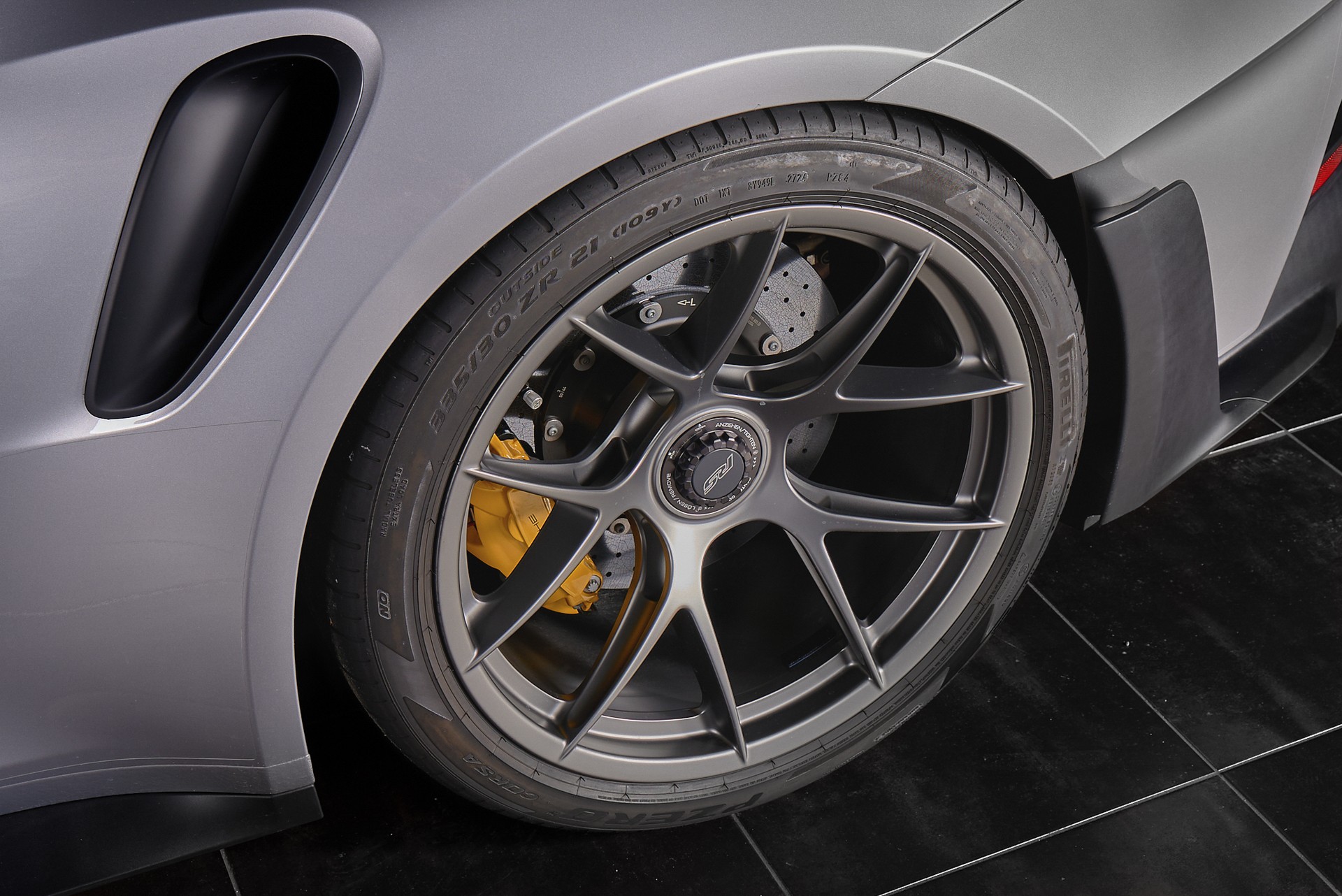 PORSCHE 911 GT3 RS-image-8