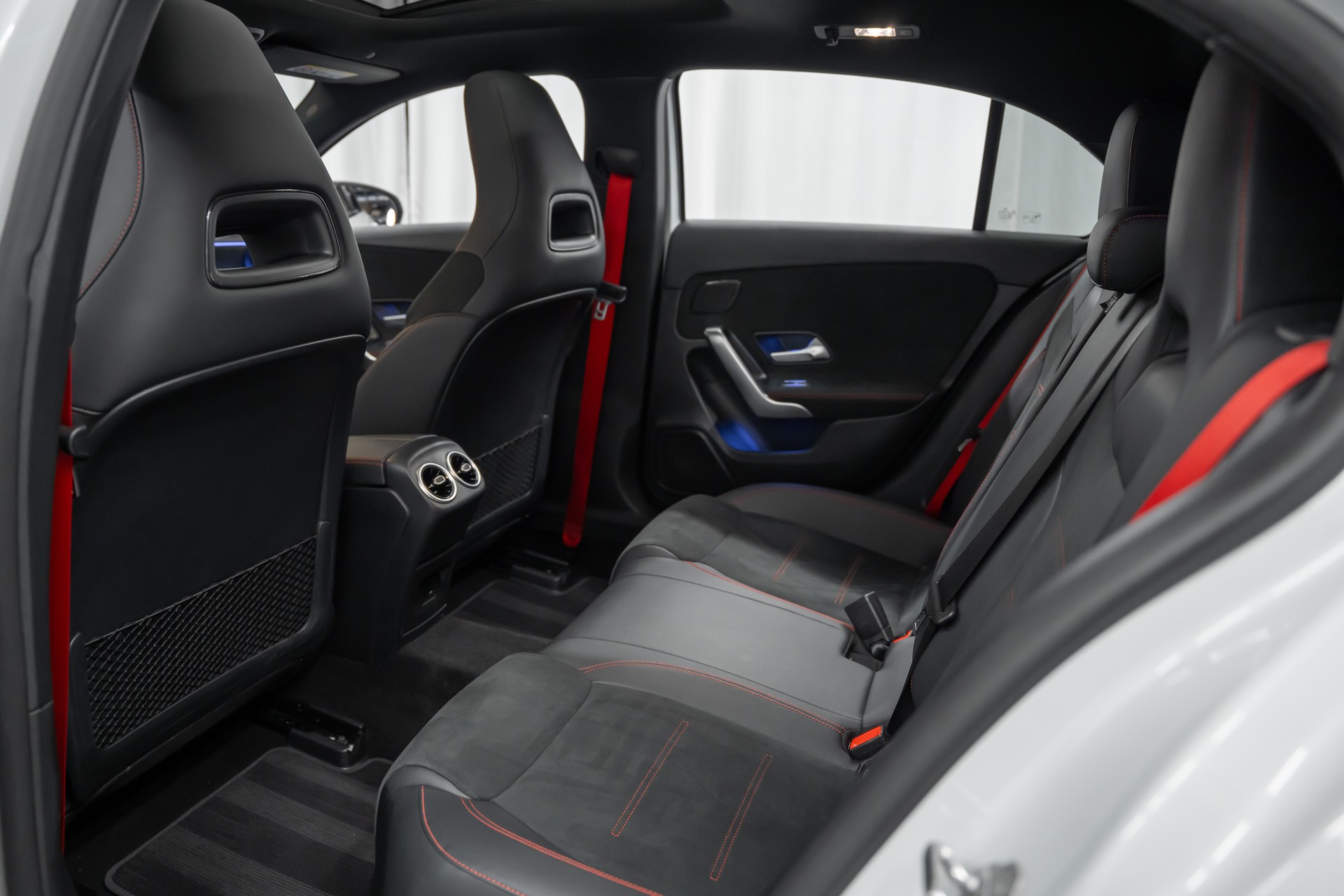 MERCEDES-BENZ A 45 S AMG 4Matic+ Speedshift *Performance*Panorama*Fahrassistenz*Burmester*-image-13