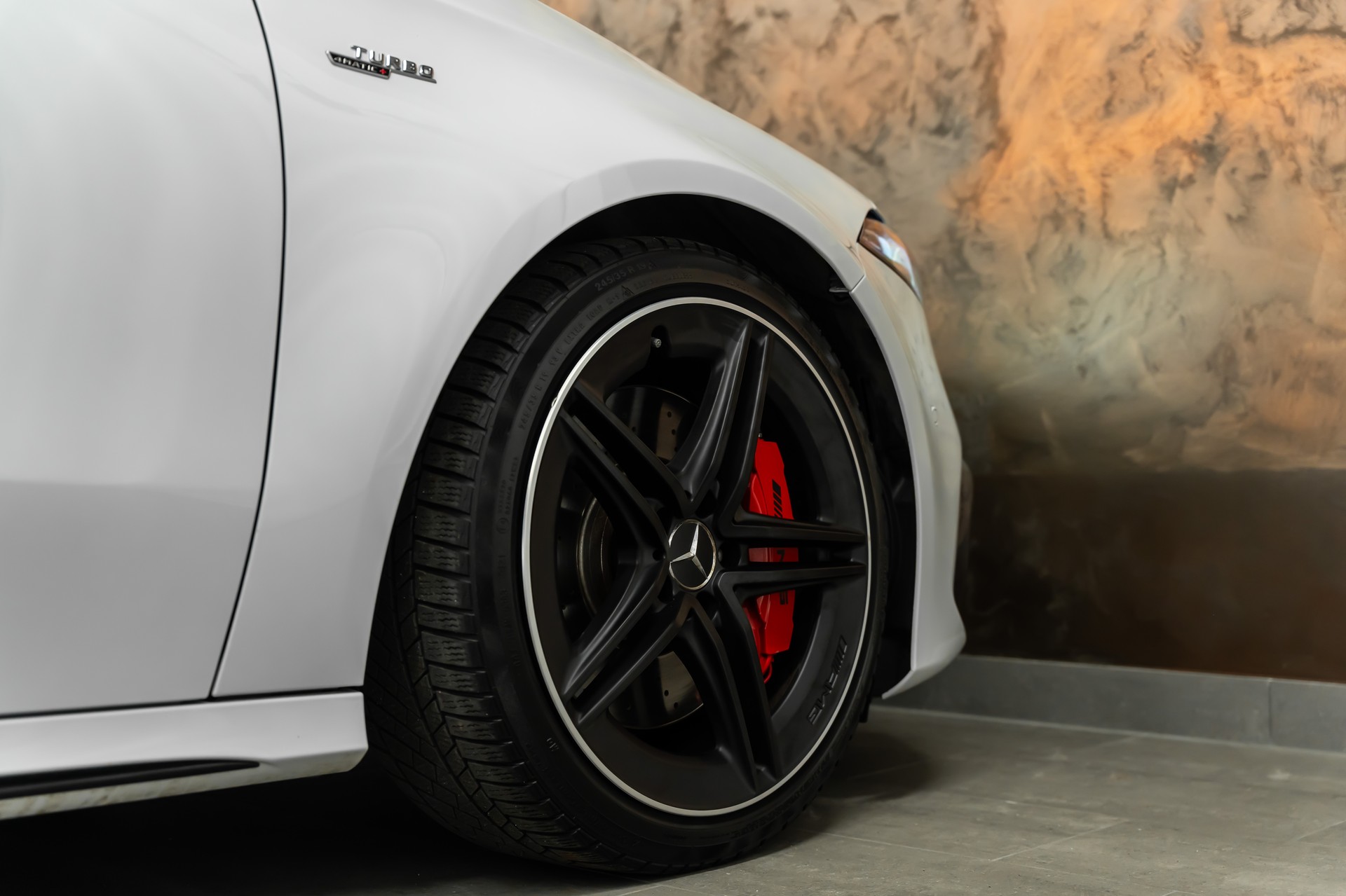 MERCEDES-BENZ A 45 S AMG 4Matic+ Speedshift *Performance*Panorama*Fahrassistenz*Burmester*-image-5