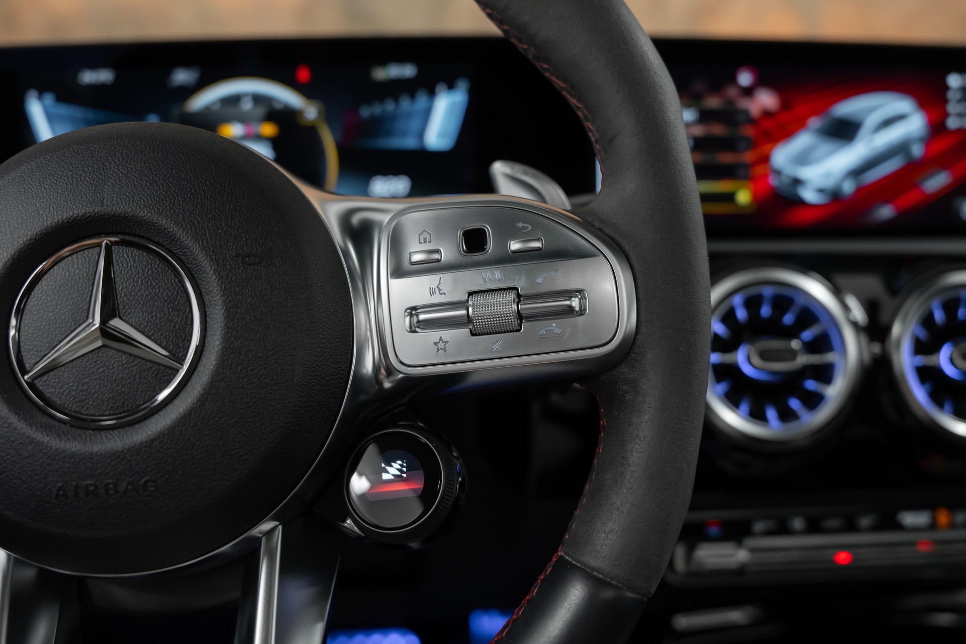 MERCEDES-BENZ A 45 S AMG 4Matic+ Speedshift *Performance*Panorama*Fahrassistenz*Burmester*-image-19