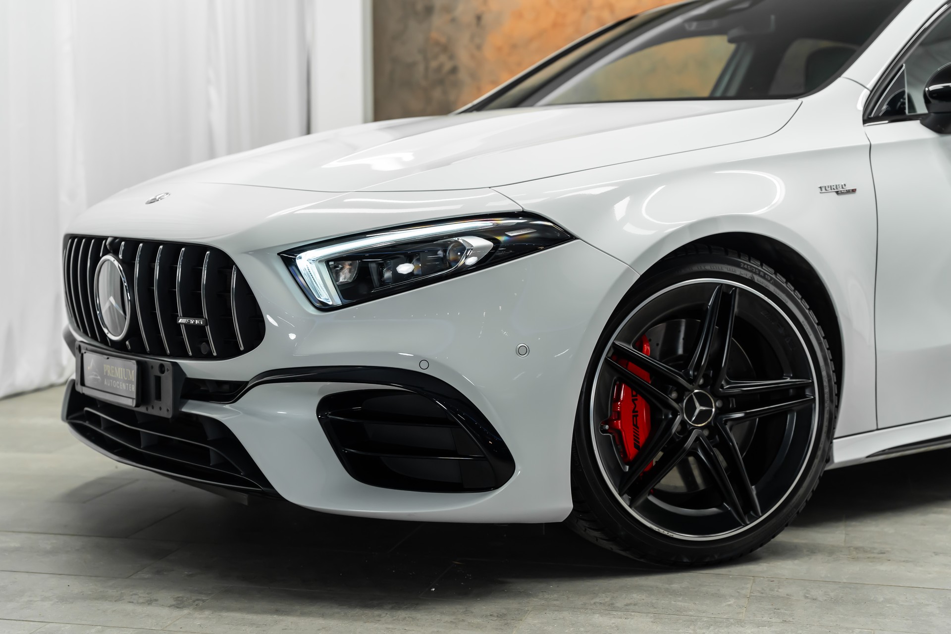 MERCEDES-BENZ A 45 S AMG 4Matic+ Speedshift *Performance*Panorama*Fahrassistenz*Burmester*-showroom-element-3