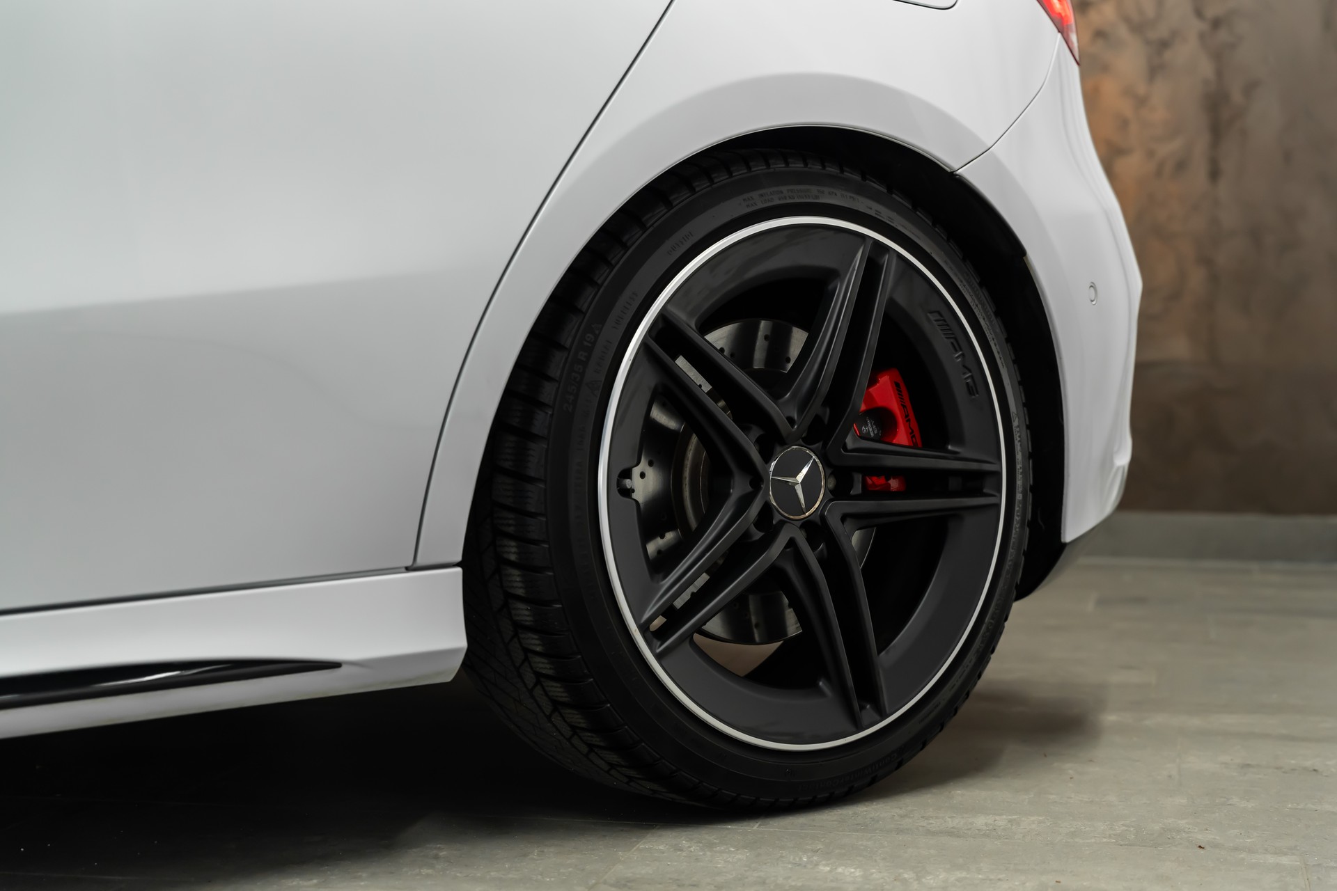 MERCEDES-BENZ A 45 S AMG 4Matic+ Speedshift *Performance*Panorama*Fahrassistenz*Burmester*-image-4