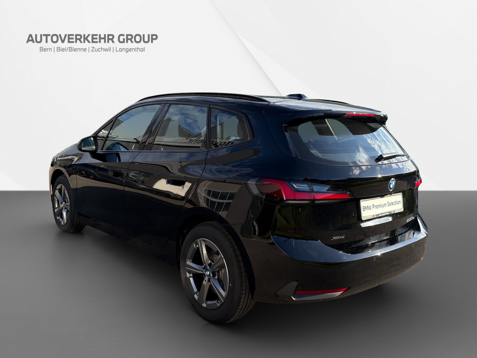 BMW 230e xDrive Active Tourer-showroom-element-3