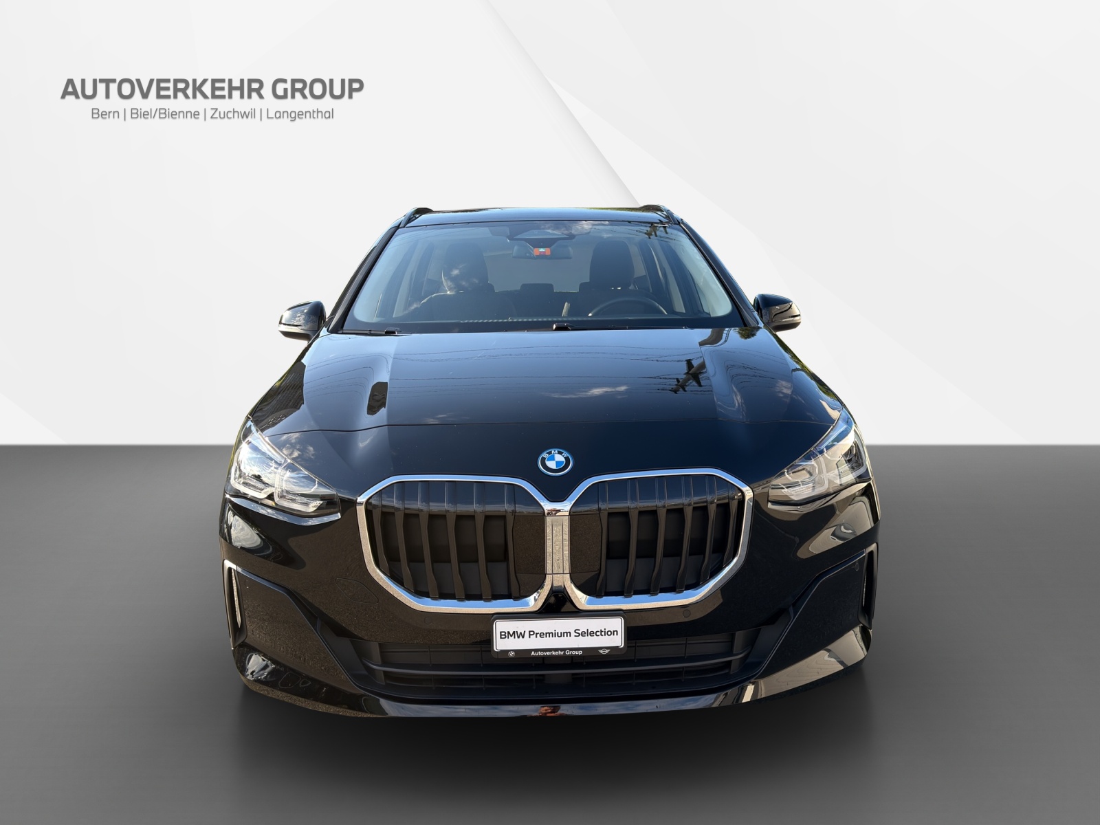 BMW 230e xDrive Active Tourer-showroom-element-1