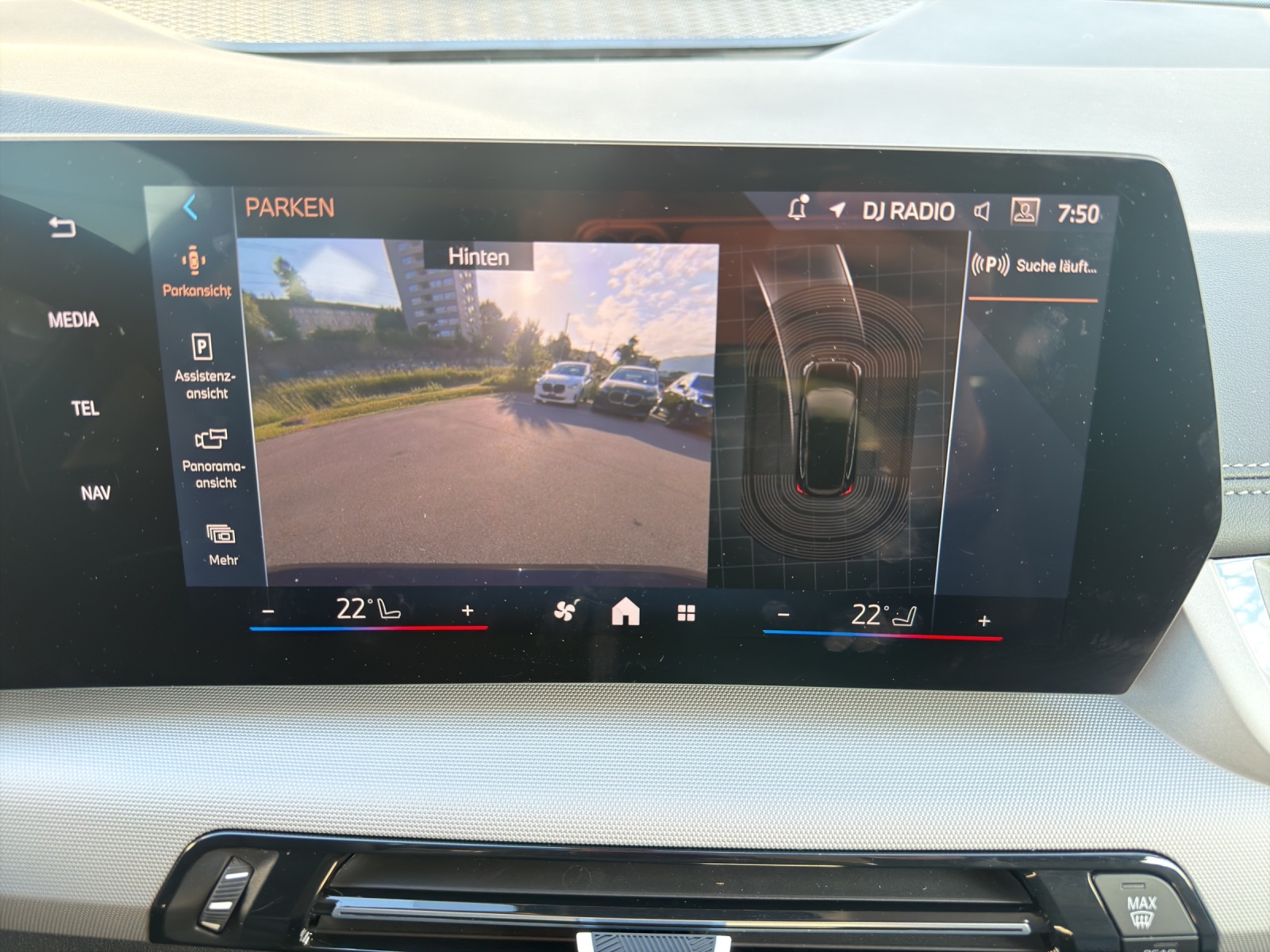 BMW 230e xDrive Active Tourer-image-18