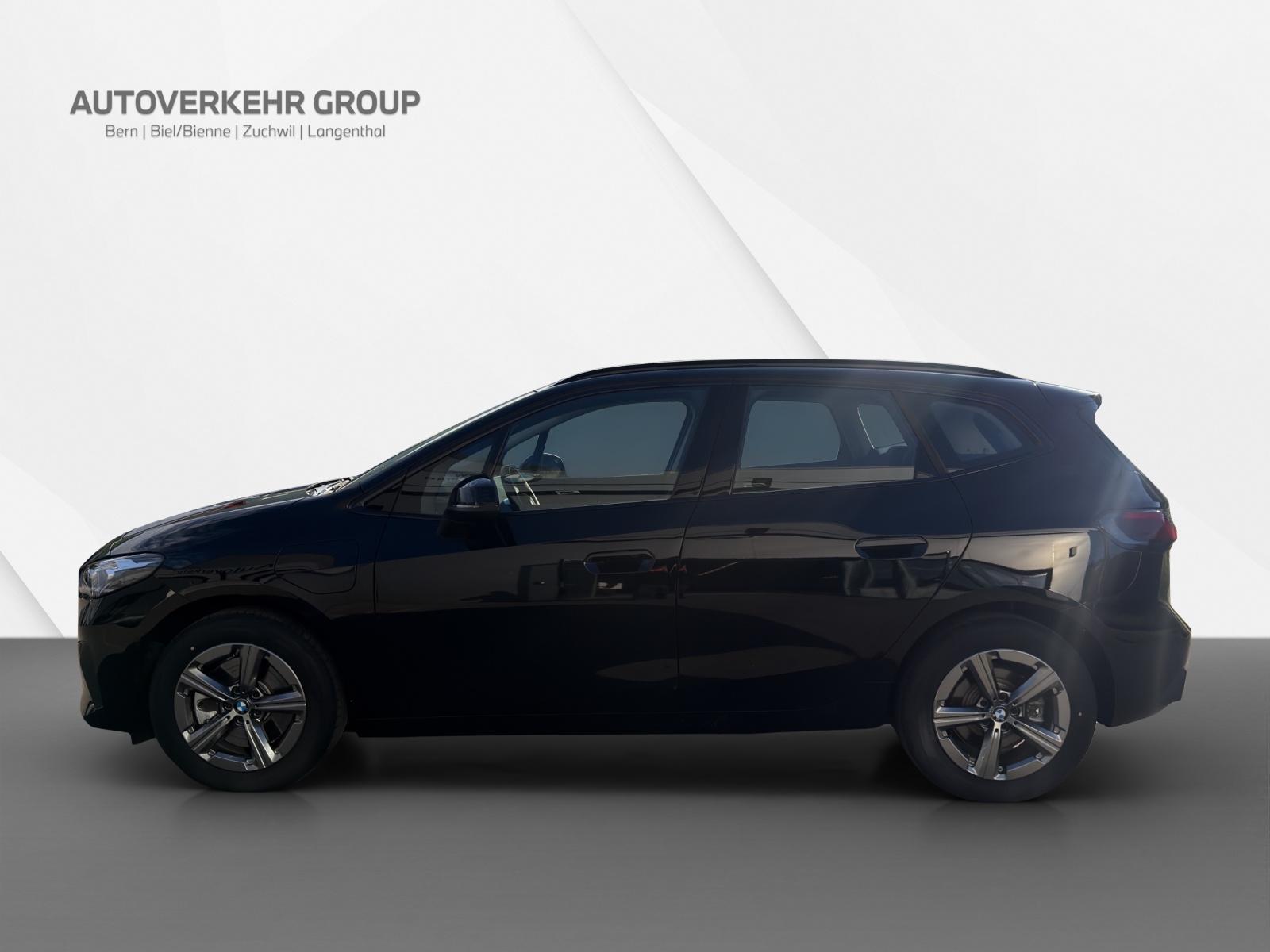 BMW 230e xDrive Active Tourer-showroom-element-2