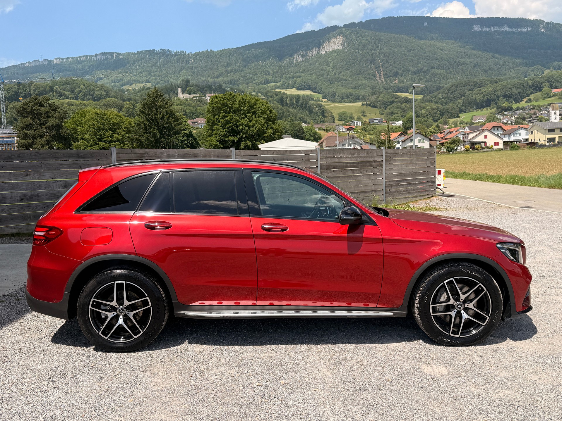 MERCEDES-BENZ GLC 250 Runout Edition 4Matic 9G-Tronic AMG Line-showroom-element-3