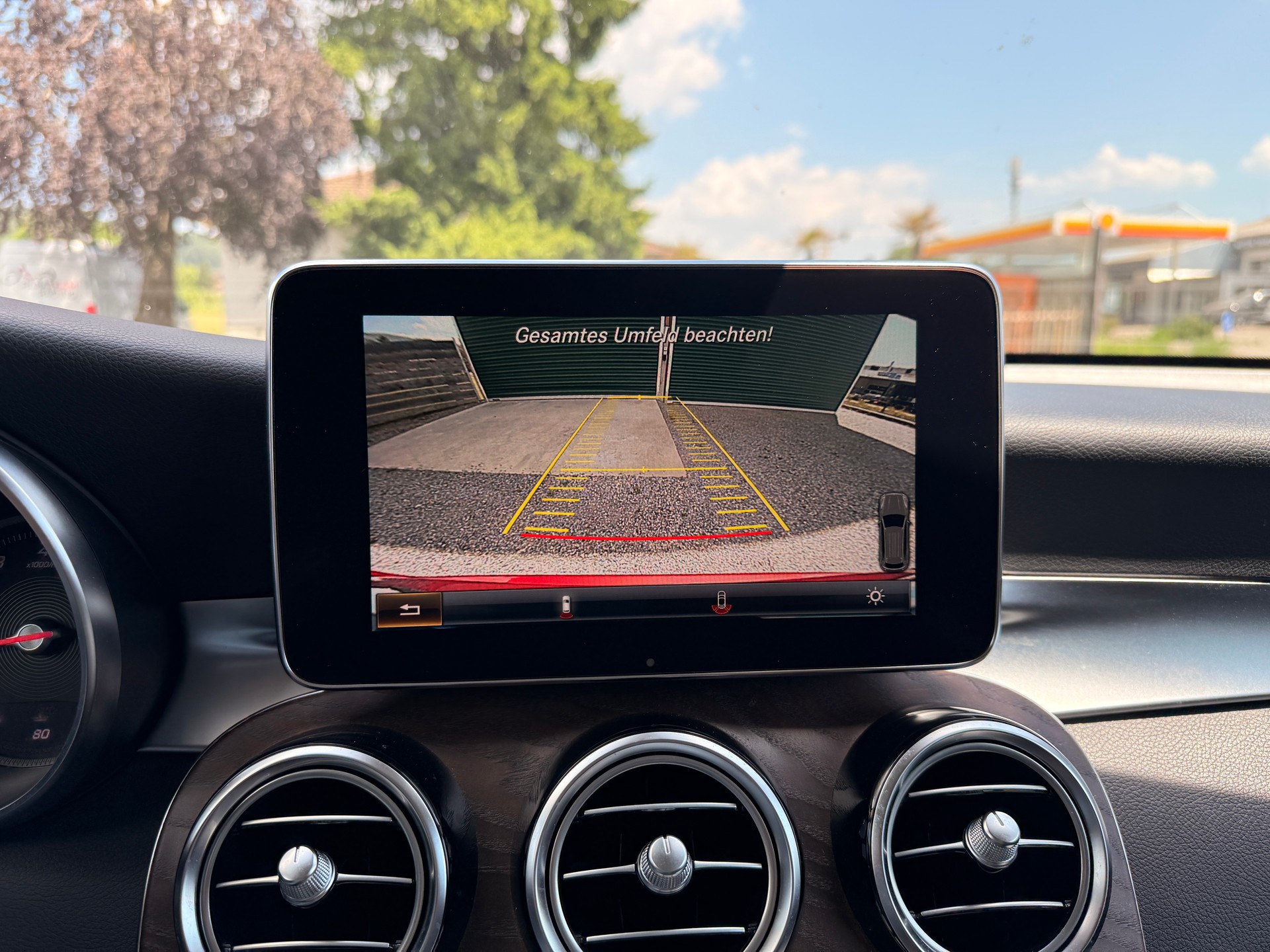 MERCEDES-BENZ GLC 250 Runout Edition 4Matic 9G-Tronic AMG Line-image-17
