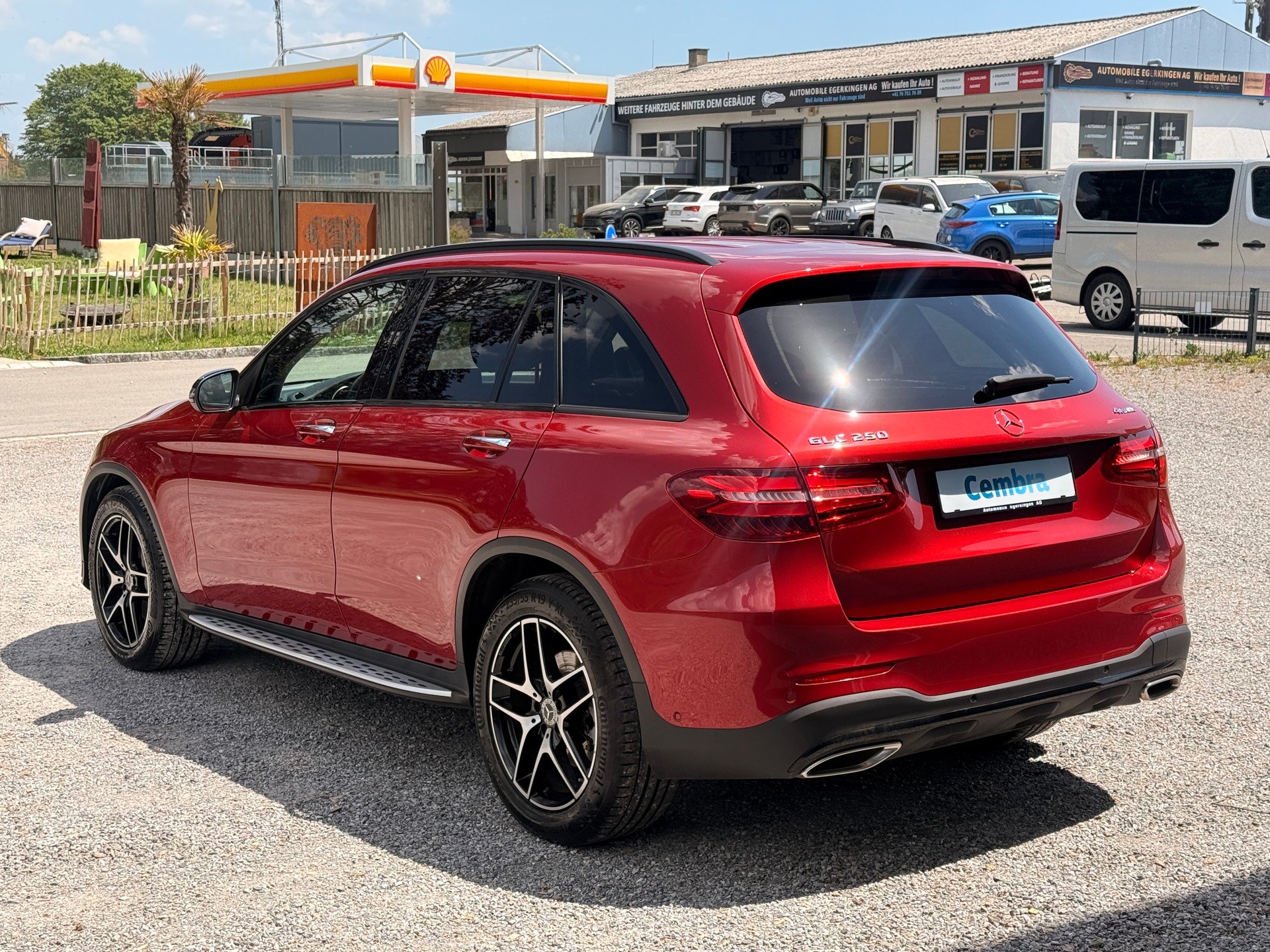 MERCEDES-BENZ GLC 250 Runout Edition 4Matic 9G-Tronic AMG Line-image-6