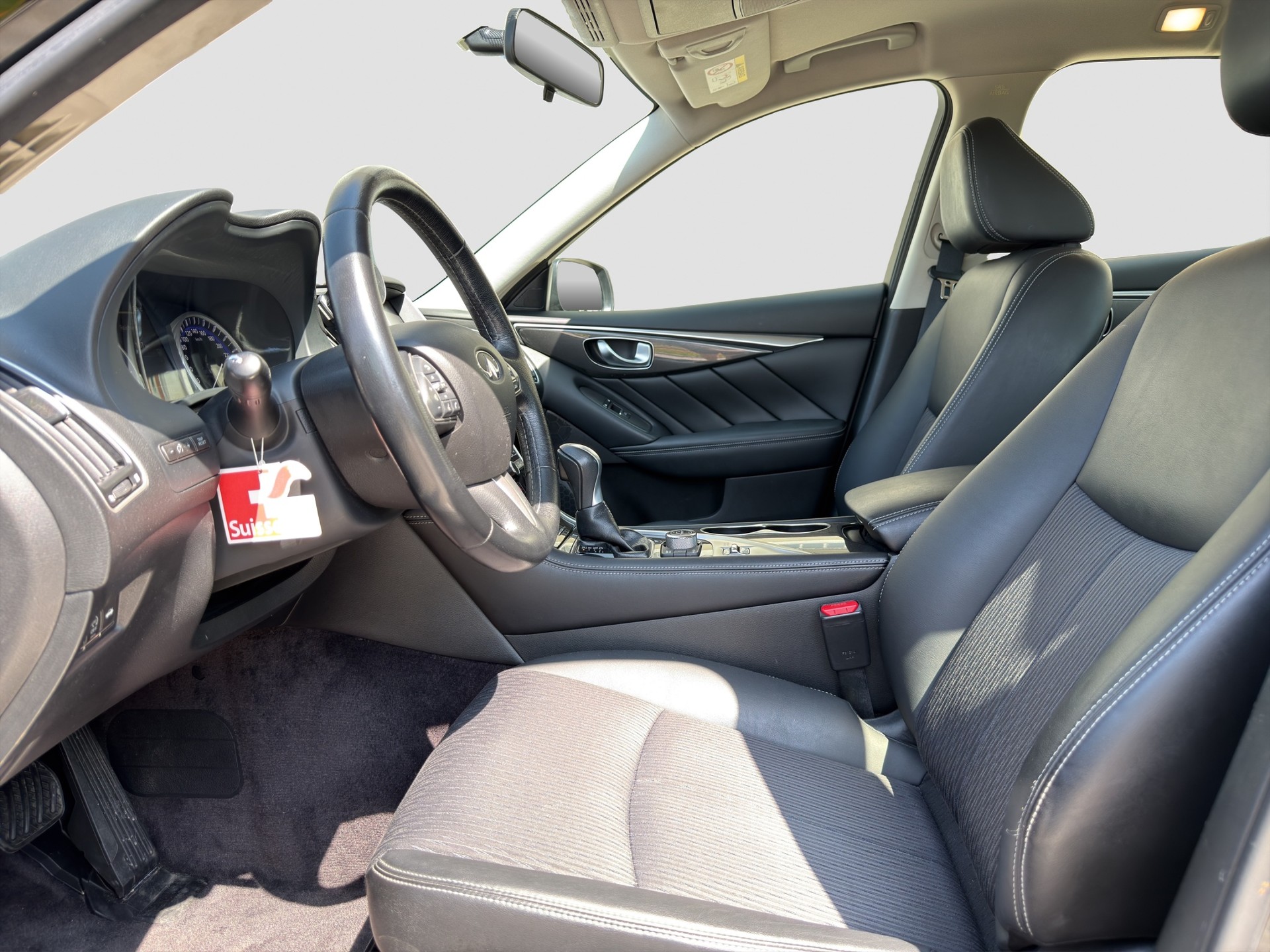 INFINITI Q50 2.2d Premium-image-14
