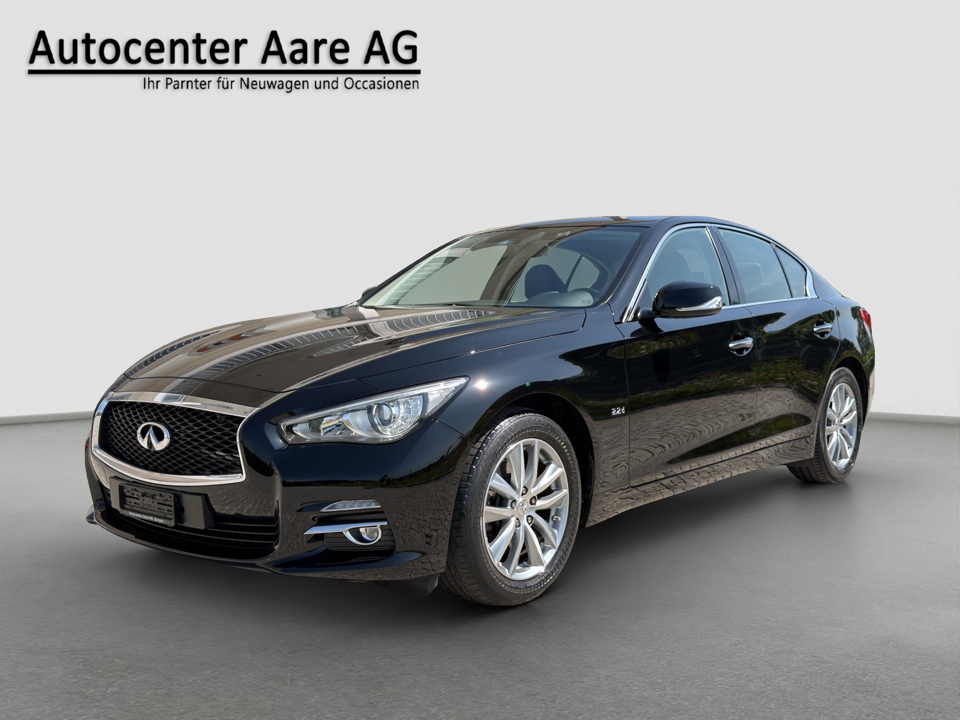 INFINITI Q50 2.2d Premium-showroom-element-2