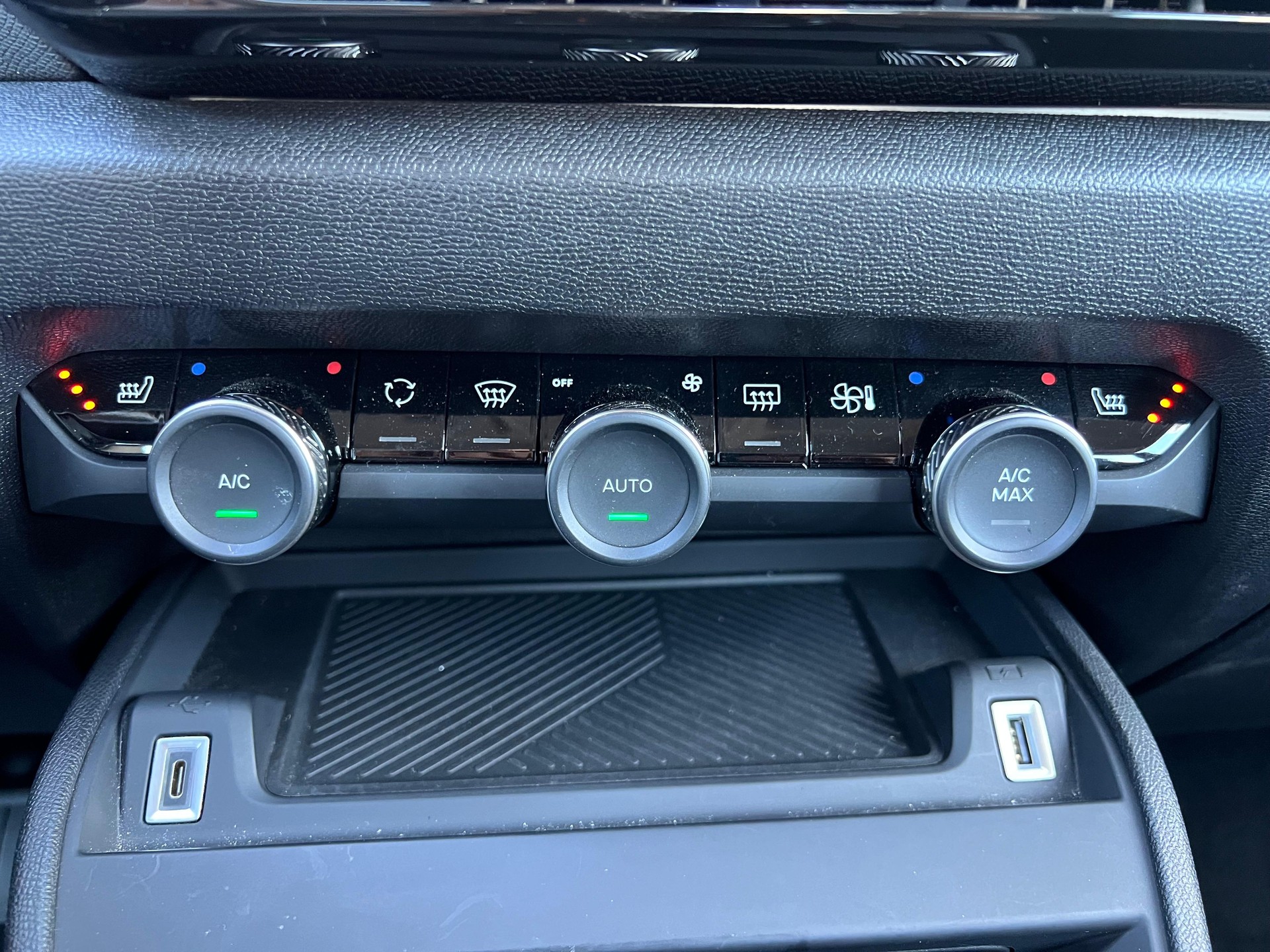 CITROEN C4 X 1.2 PureTech Swiss Edition-image-18