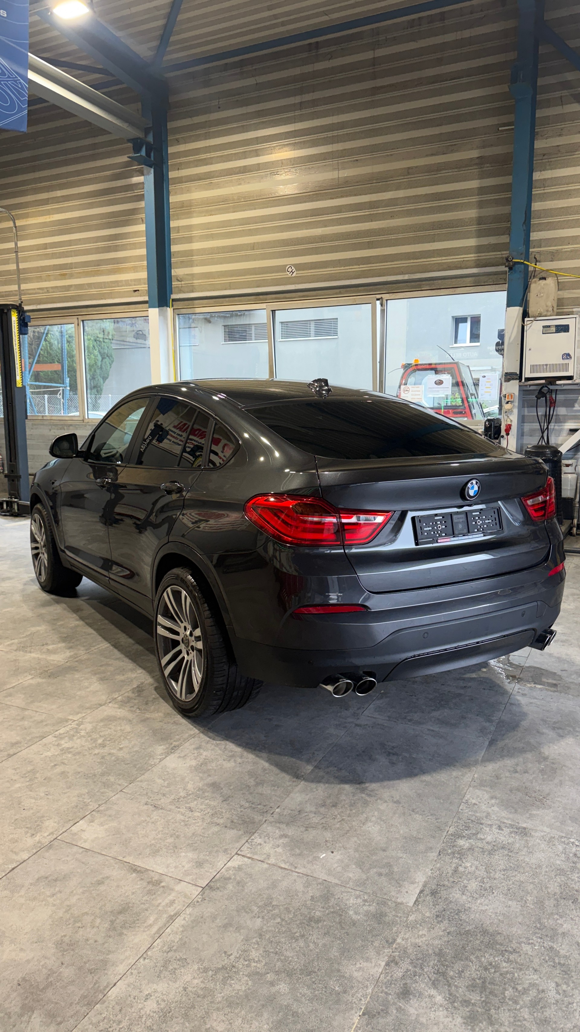 BMW X4 xDrive 28i xLine Steptronic-image-5