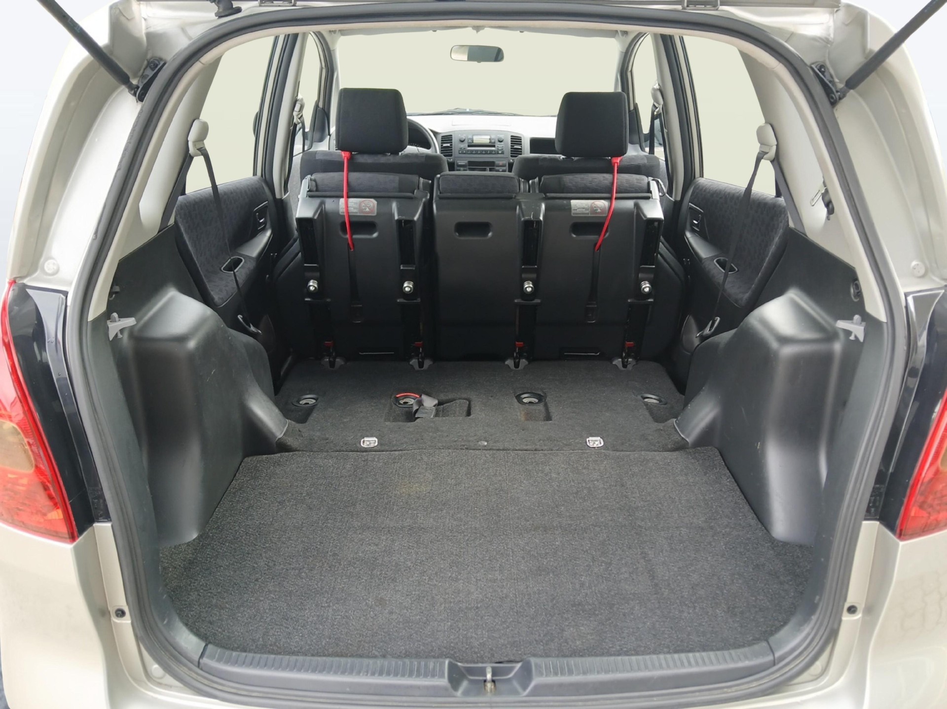 TOYOTA Corolla Verso 1.6 VVT-i Linea Terra Family-image-11