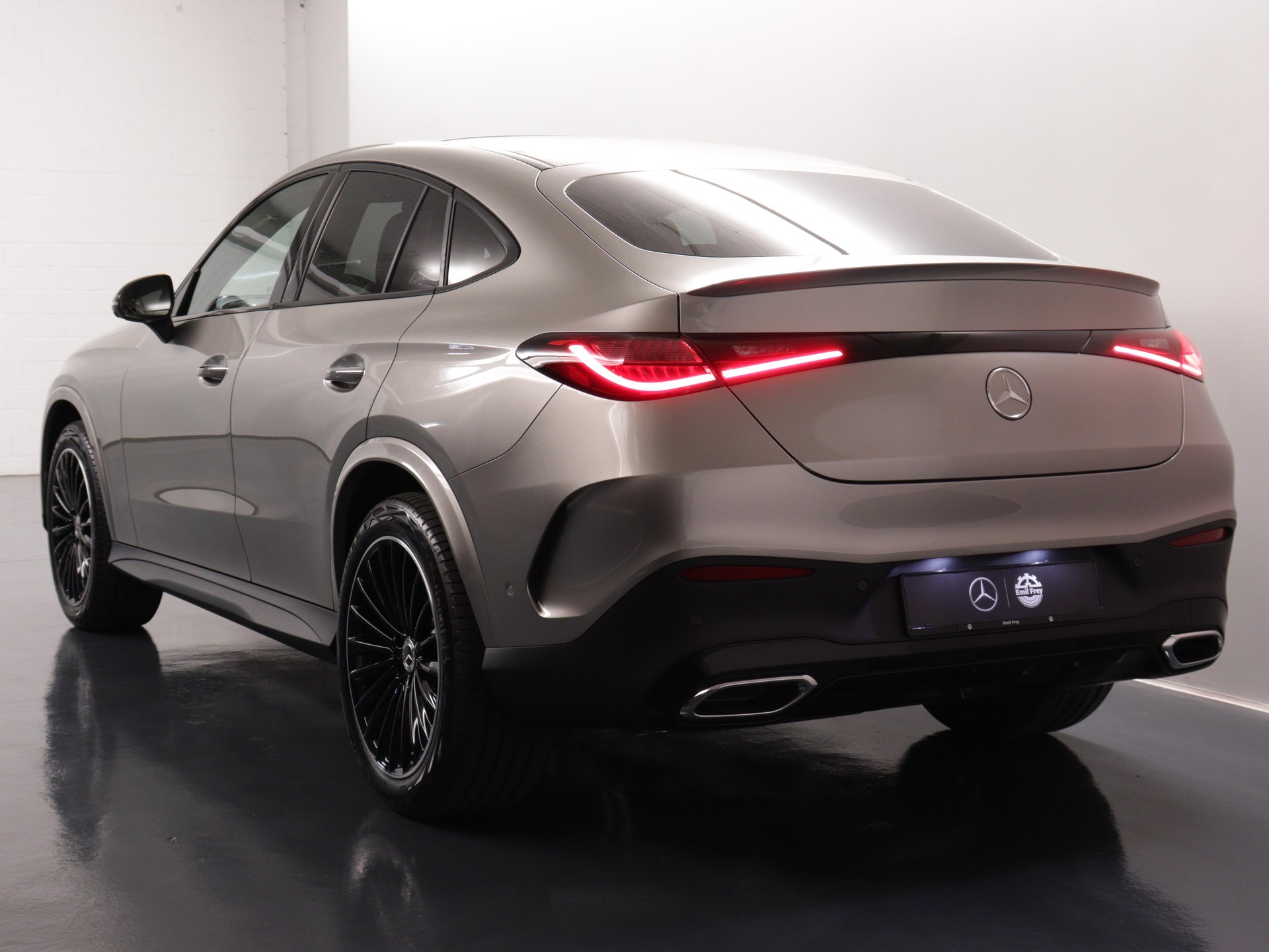 MERCEDES-BENZ GLC 220 d AMG Line 4matic Coupé-image-4