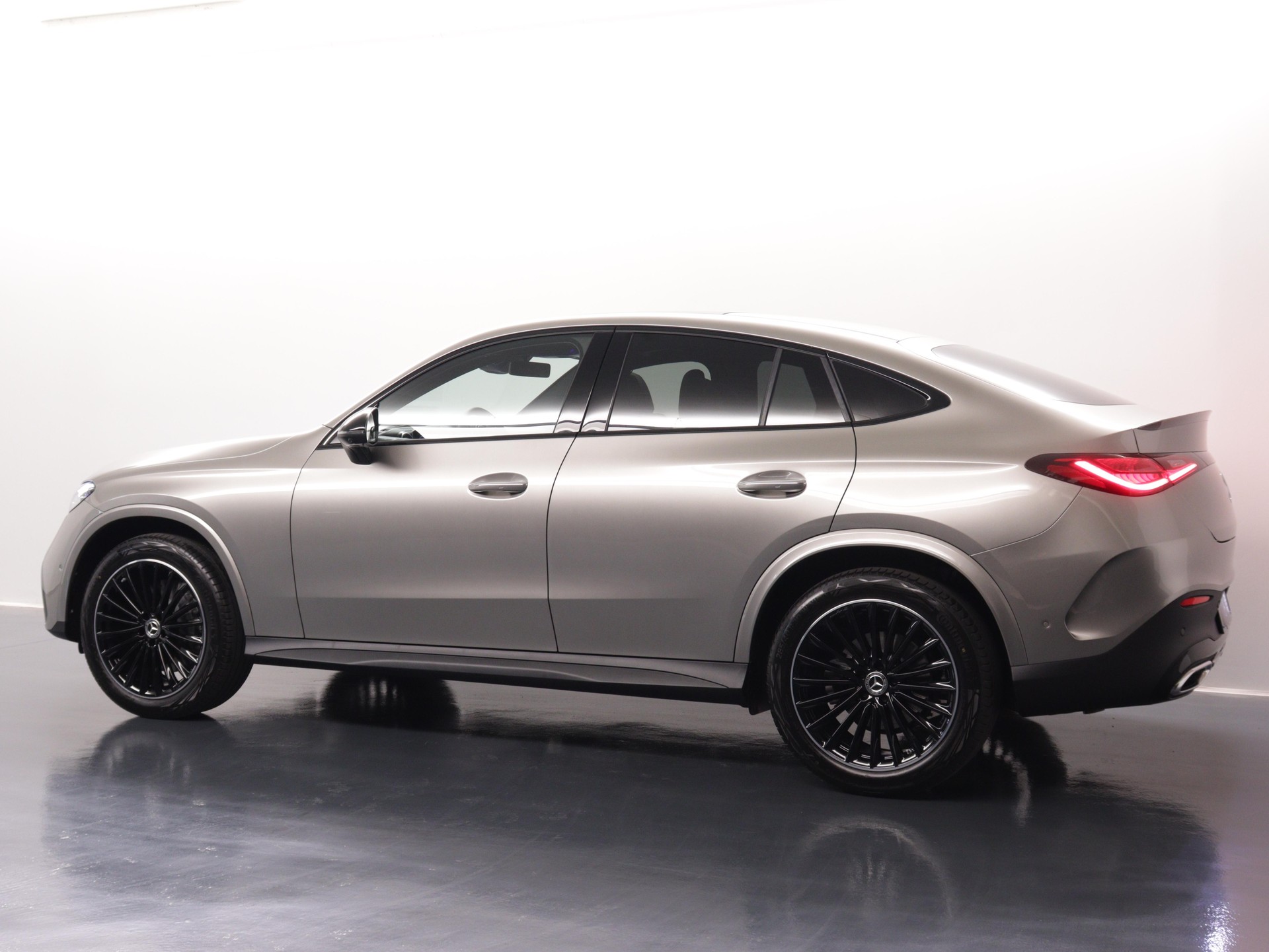 MERCEDES-BENZ GLC 220 d AMG Line 4matic Coupé-showroom-element-3