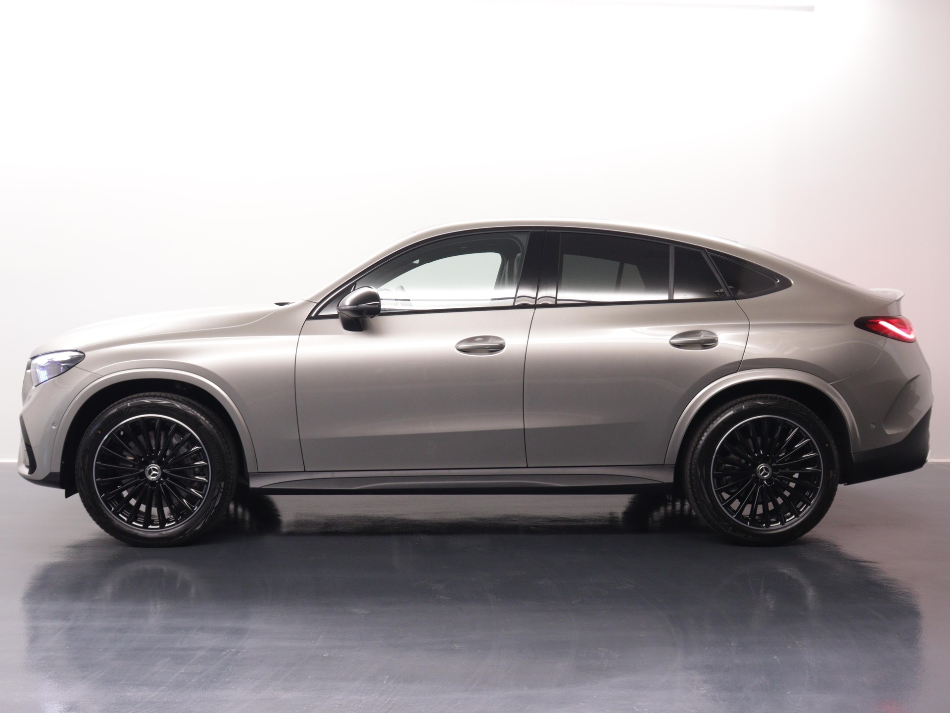 MERCEDES-BENZ GLC 220 d AMG Line 4matic Coupé-showroom-element-2