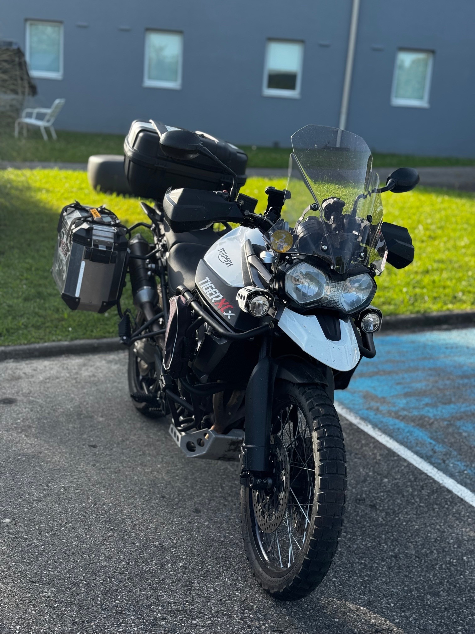 TRIUMPH Tiger 800 XCx ABS-image-1