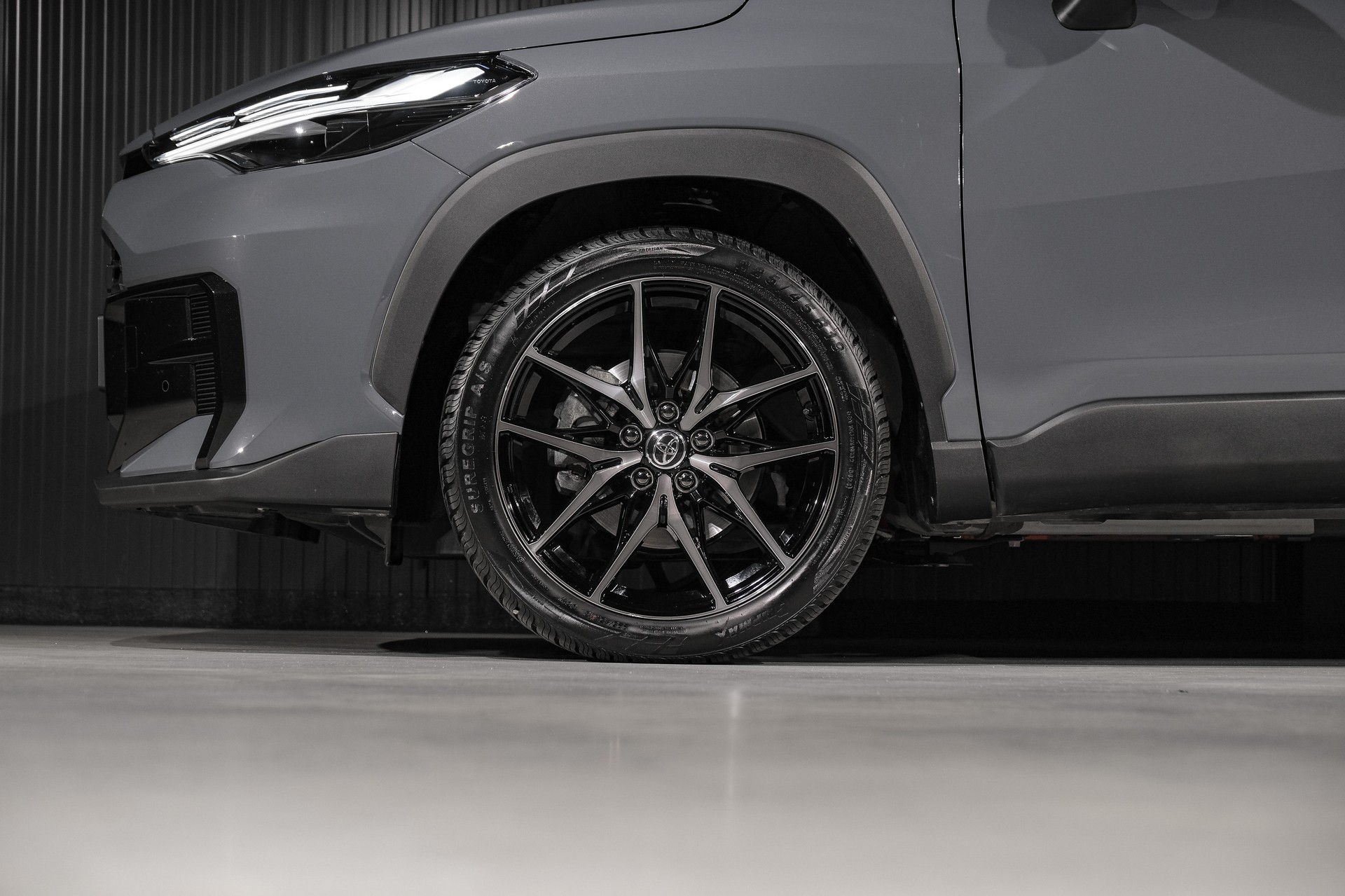 TOYOTA Corolla Cross 2.0 GR Sport e-CVT-image-25