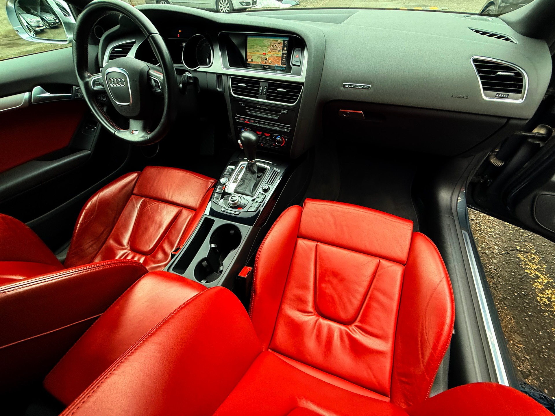 AUDI S5 Coupé 4.2 FSI quattro tiptronic-image-17