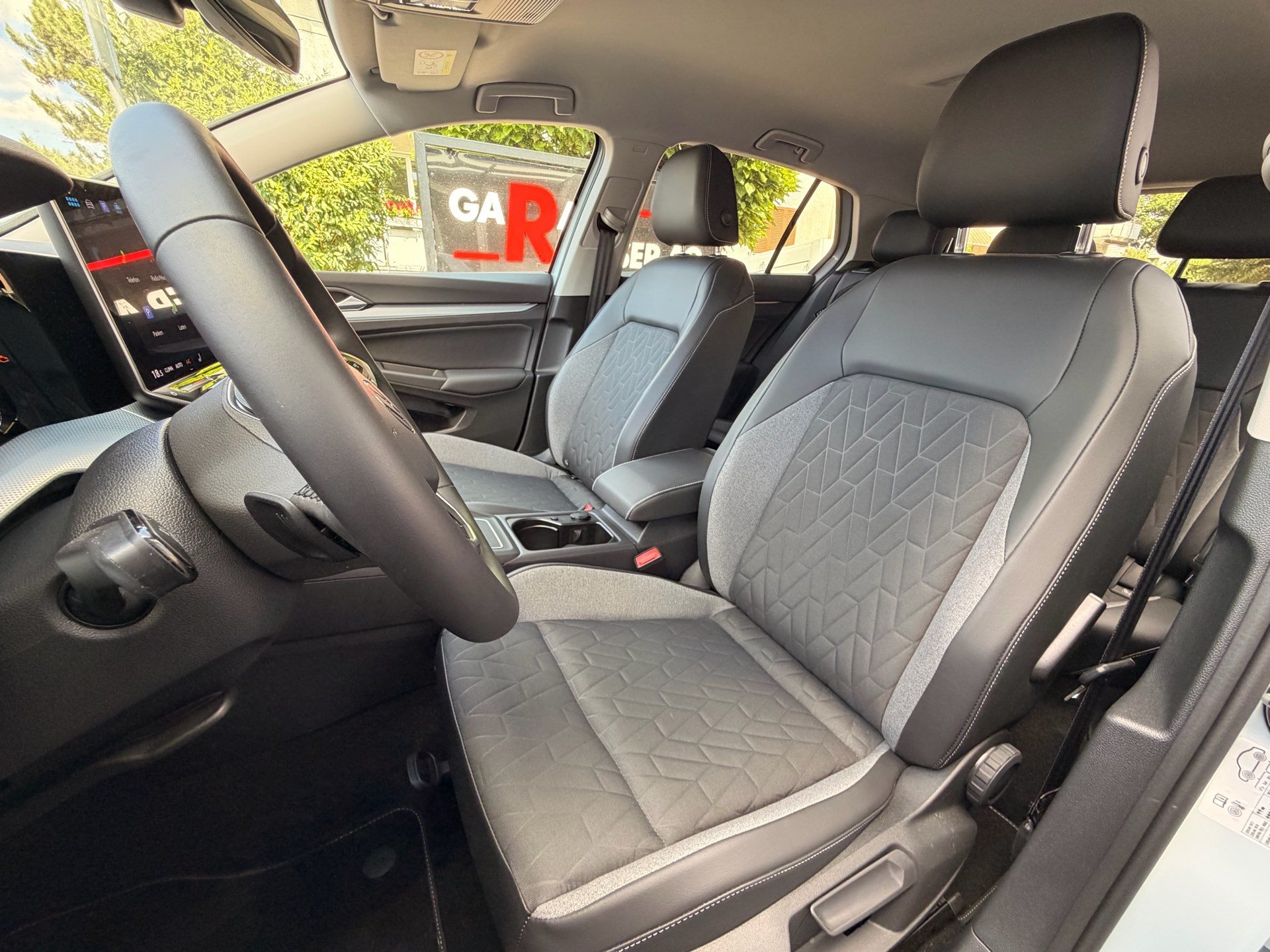 VW Golf VIII 1.5 TSI eHybrid 204 PS GOAL *** 360 GRAD KAMERA & STANDHEIZUNG ***-image-7