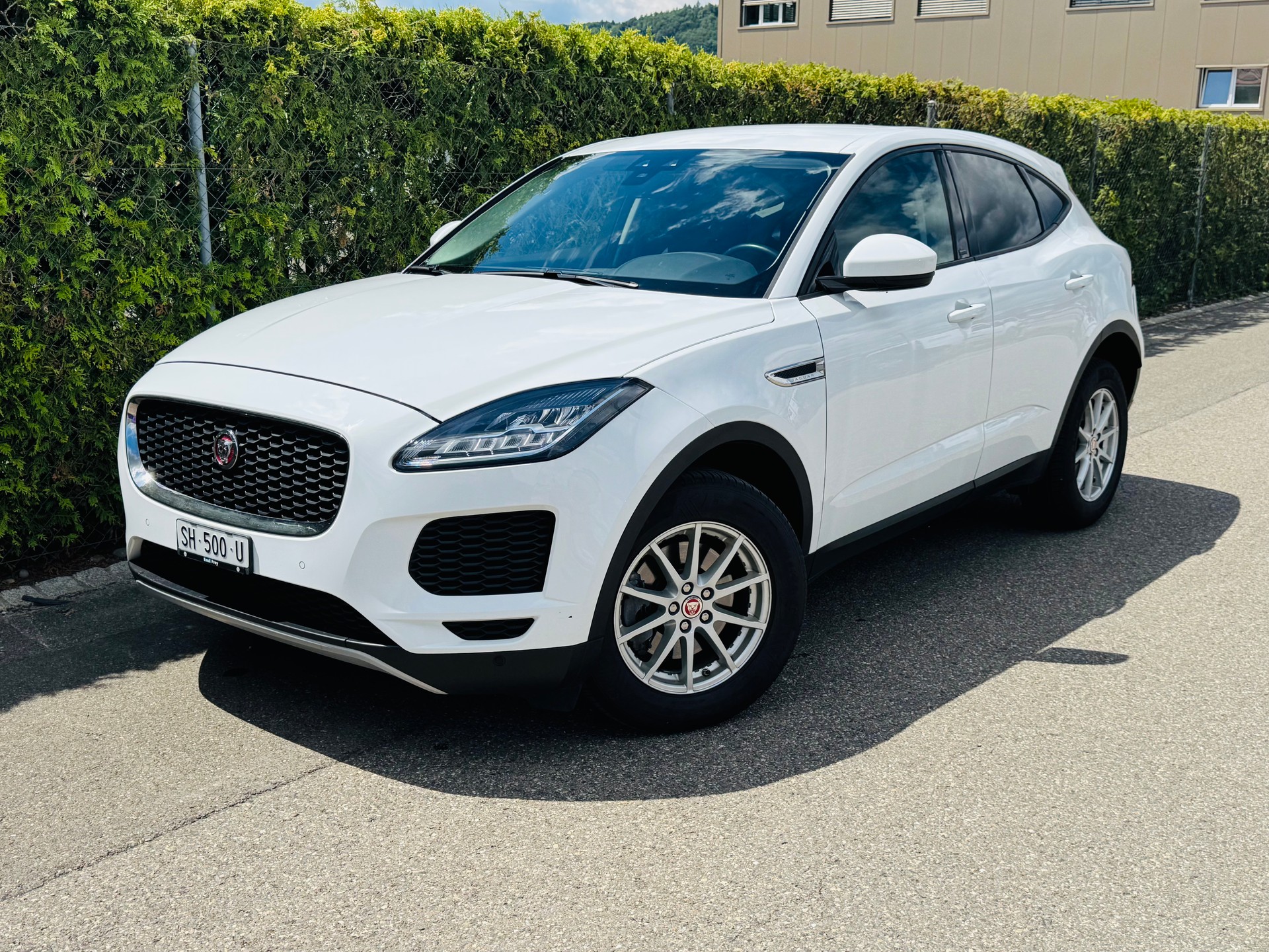 JAGUAR E-Pace 2.0d D150 S AWD Automatik COUNTRY EDITION-image-1