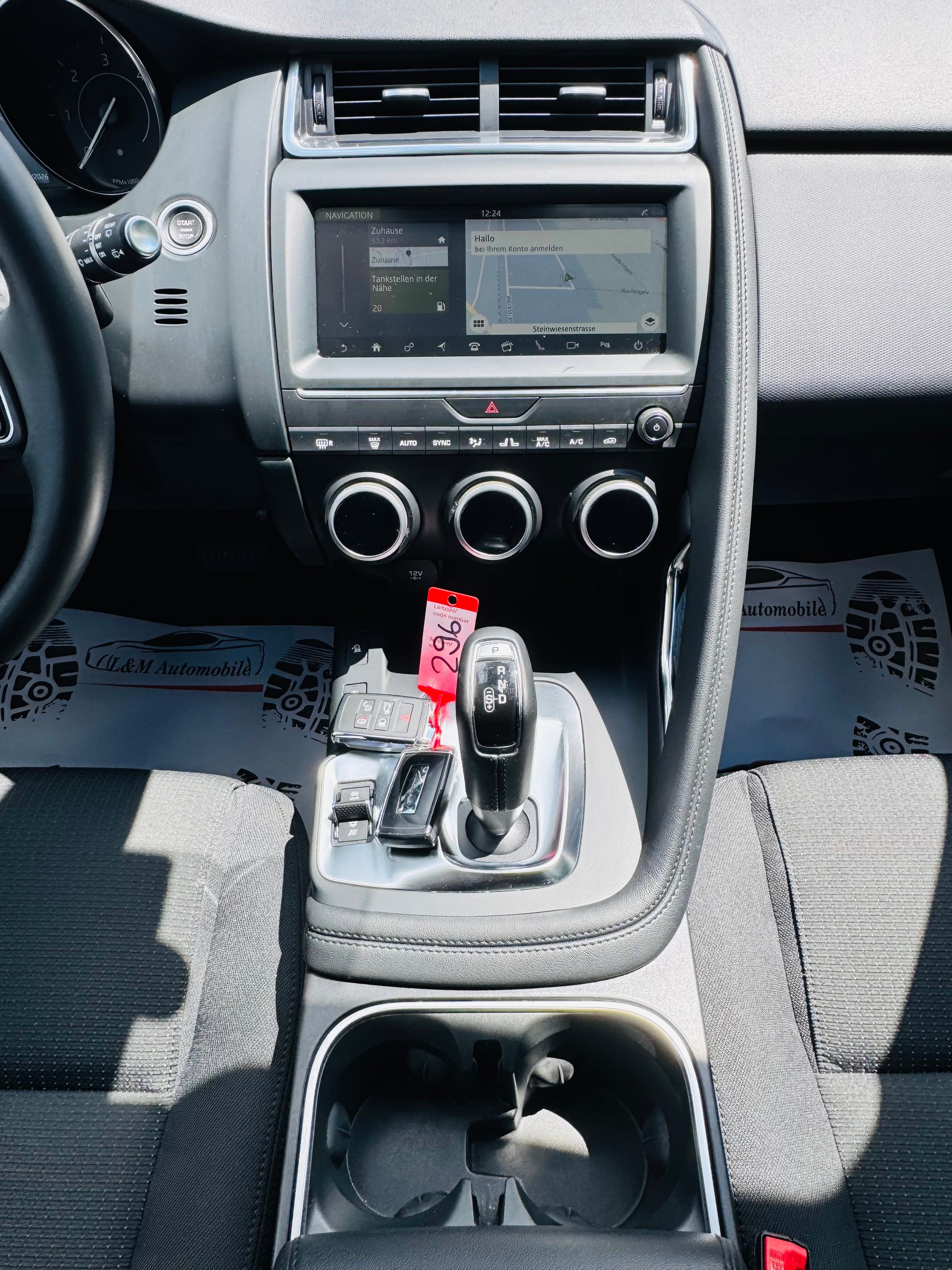 JAGUAR E-Pace 2.0d D150 S AWD Automatik COUNTRY EDITION-image-9