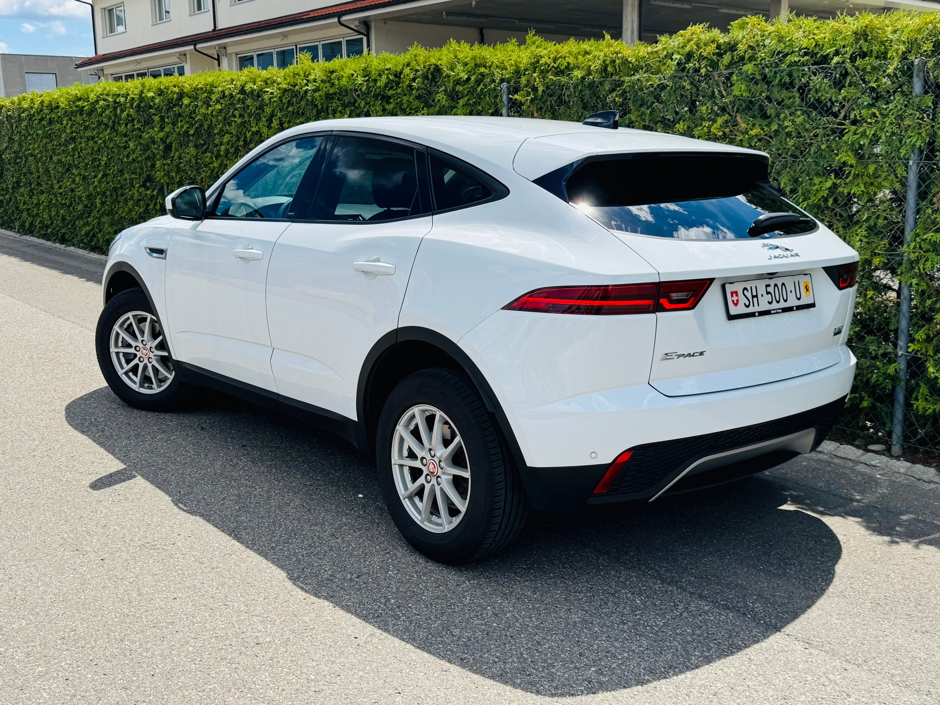 JAGUAR E-Pace 2.0d D150 S AWD Automatik COUNTRY EDITION-image-4