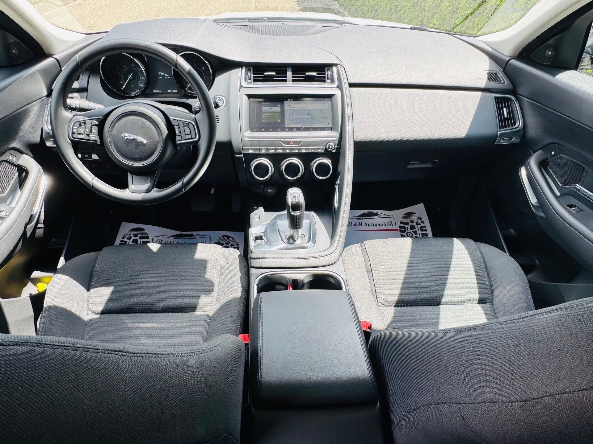 JAGUAR E-Pace 2.0d D150 S AWD Automatik COUNTRY EDITION-image-8