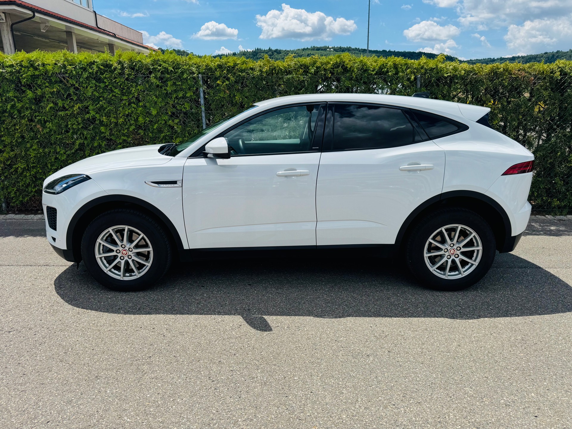 JAGUAR E-Pace 2.0d D150 S AWD Automatik COUNTRY EDITION-image-7