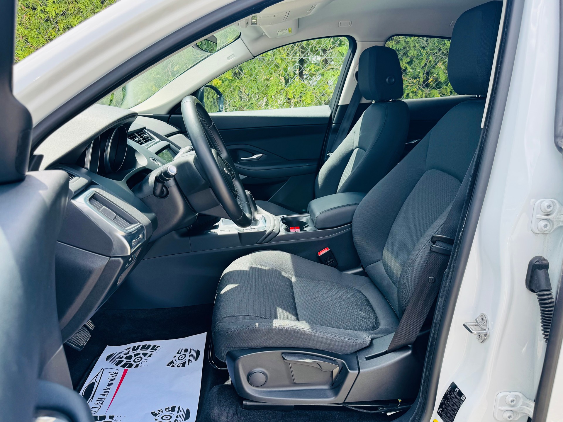 JAGUAR E-Pace 2.0d D150 S AWD Automatik COUNTRY EDITION-image-10