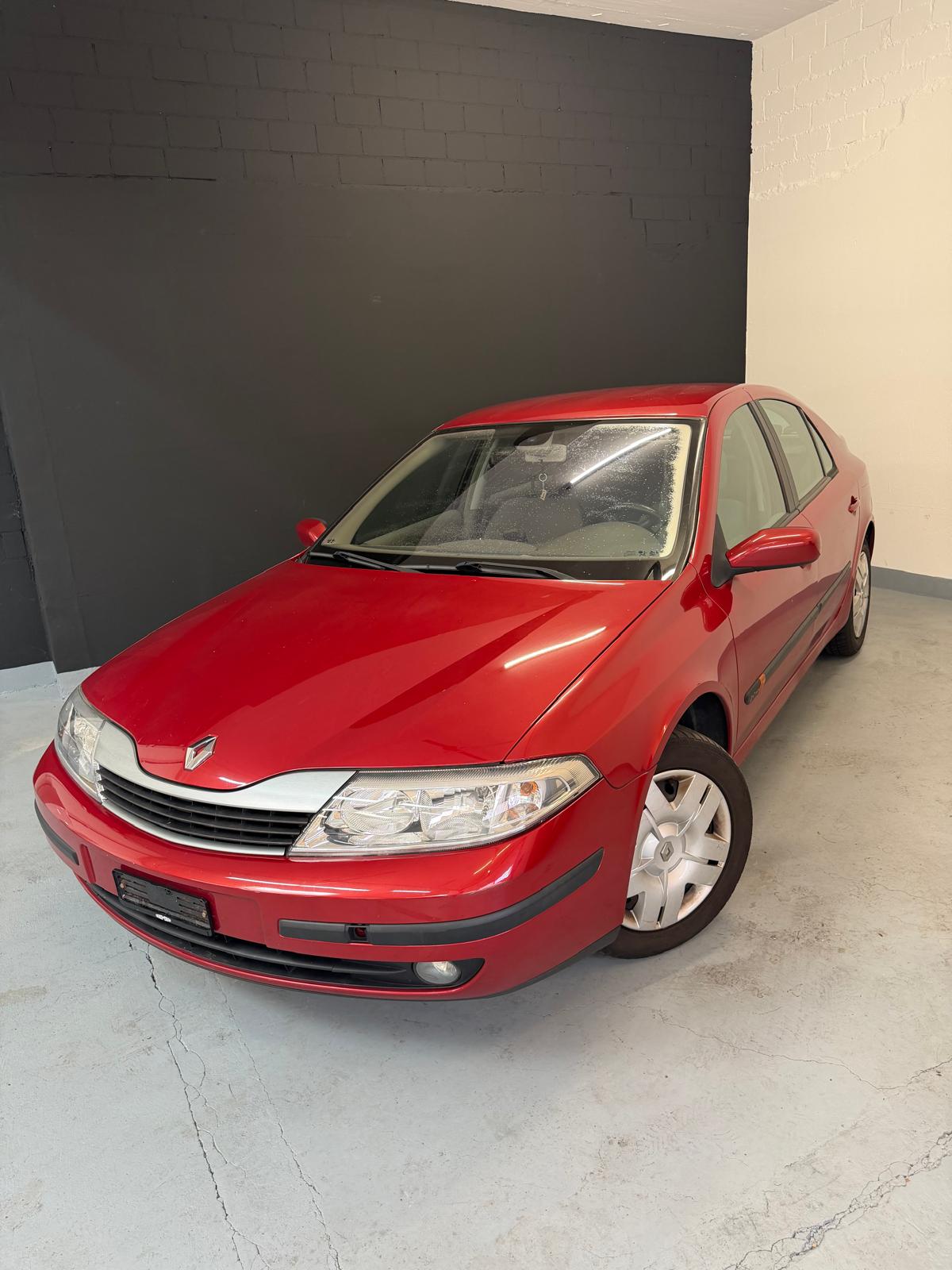RENAULT Laguna 2.0 16V Expression Automatic ***CH-Fahrzeug***-showroom-element-2