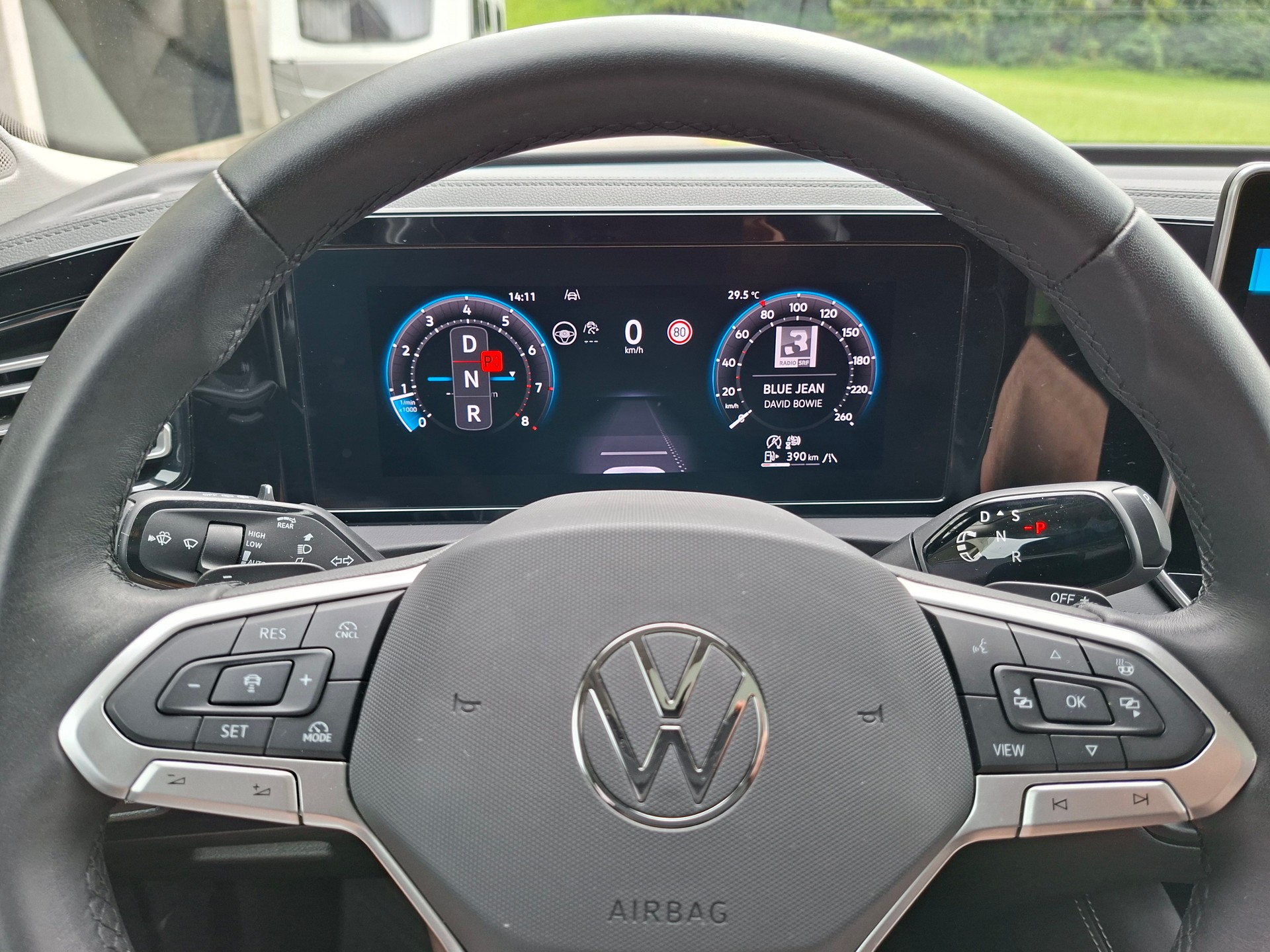 VW Tiguan 2.0 TSI DSG Elegance 4Motion *Panormadach+Anhängerkupplung*-image-9