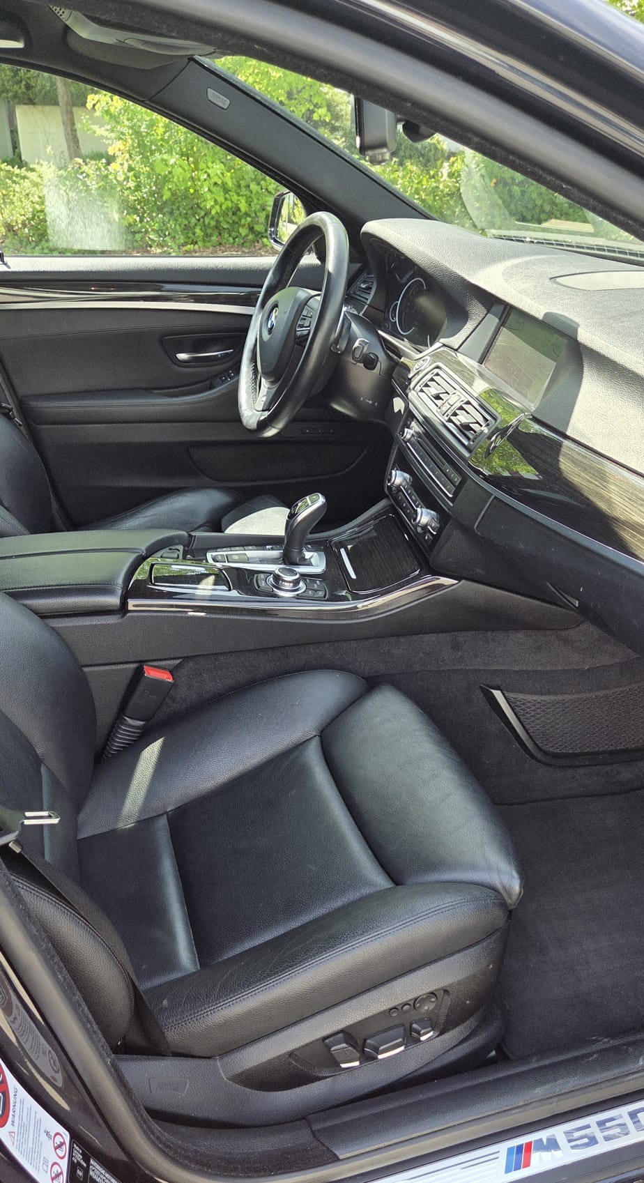 BMW M550d xDrive Touring Steptronic-image-4