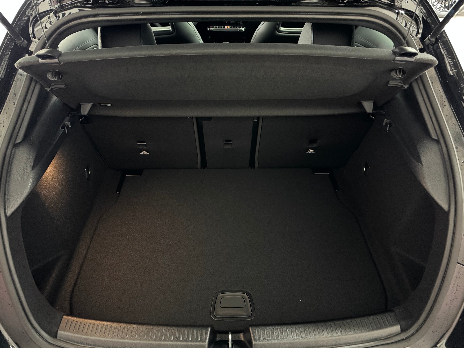 MERCEDES-BENZ A 220 4Matic 8G-DCT-image-13