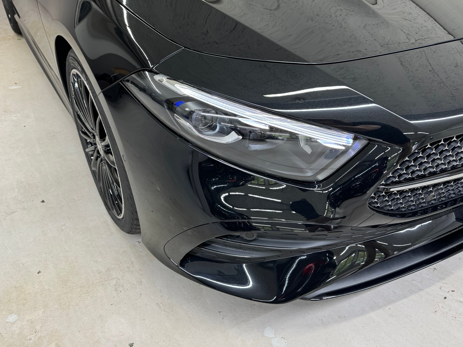 MERCEDES-BENZ A 220 4Matic 8G-DCT-image-6