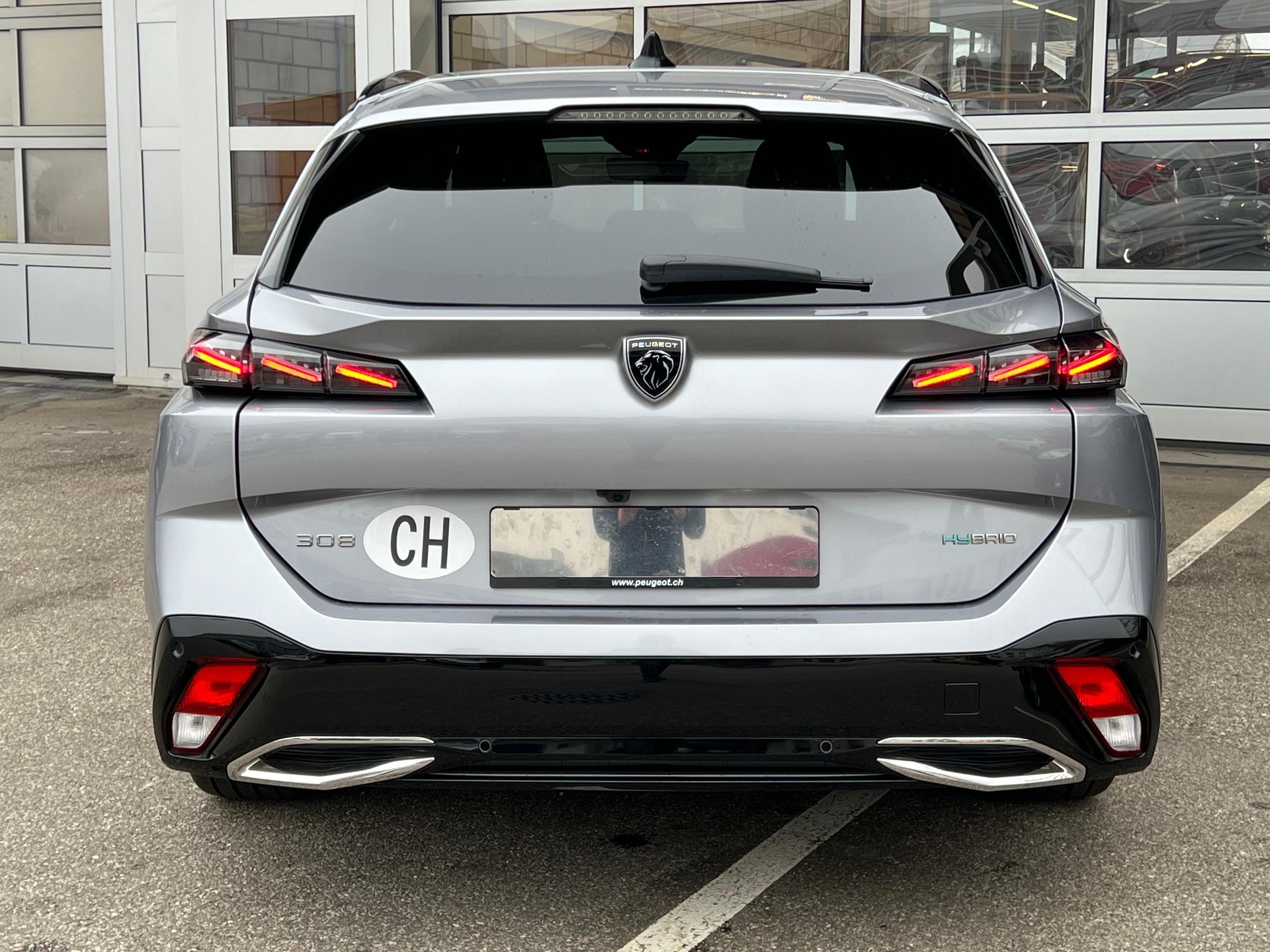 PEUGEOT 308 SW 1.6 PHEV 180 GT-image-6