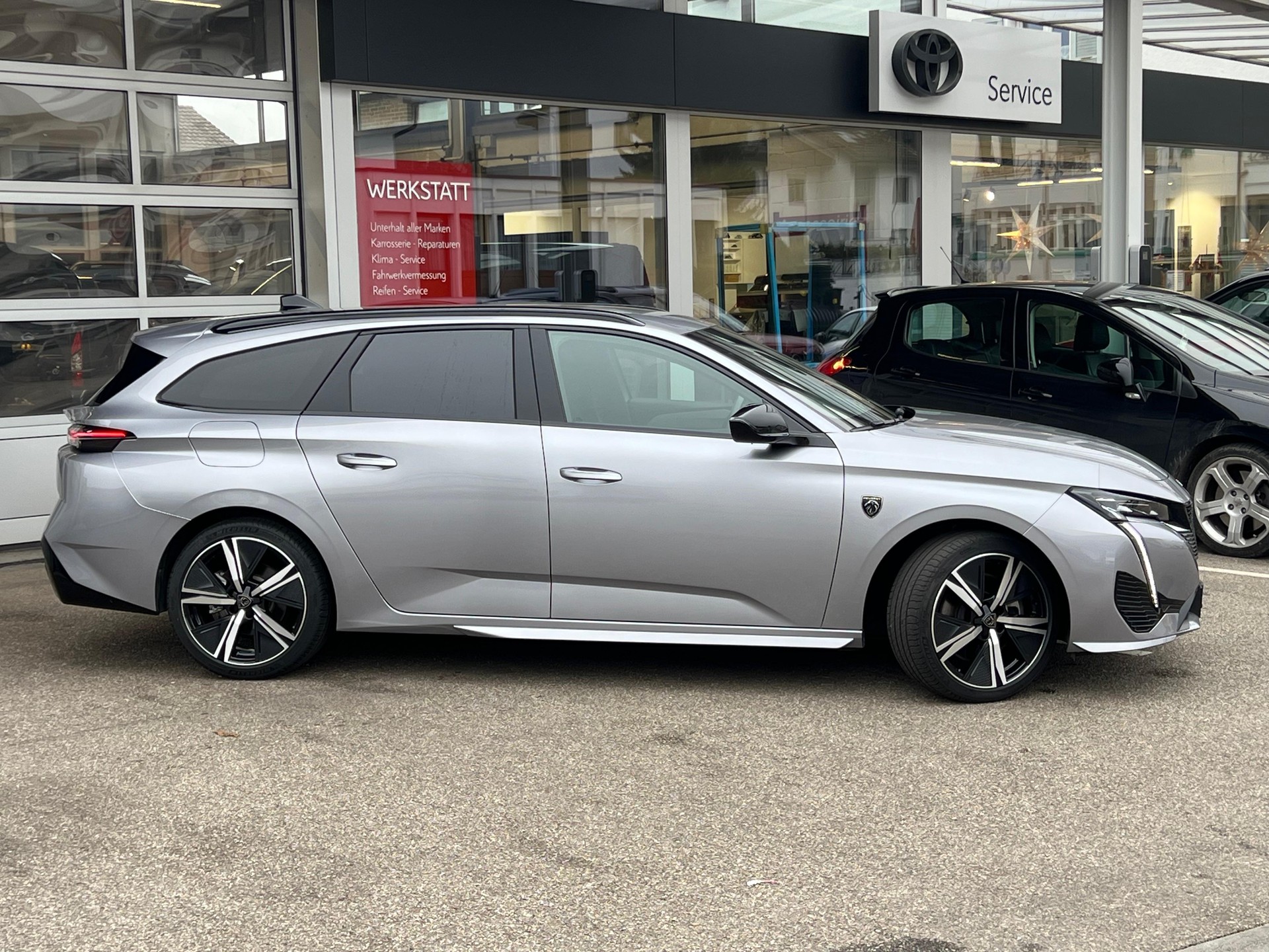 PEUGEOT 308 SW 1.6 PHEV 180 GT-showroom-element-3