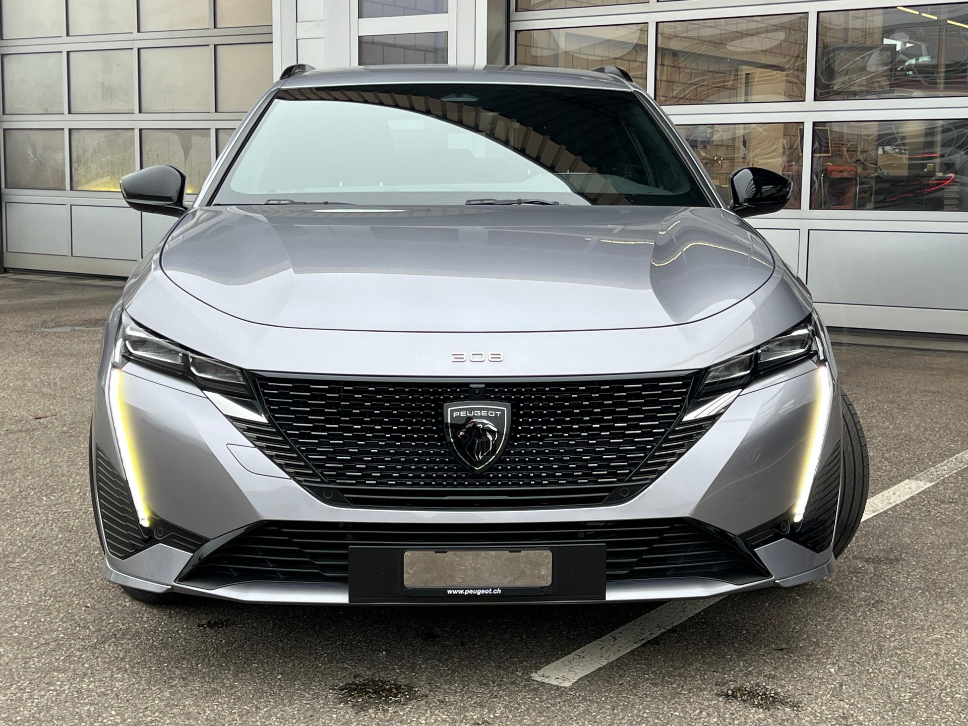 PEUGEOT 308 SW 1.6 PHEV 180 GT-showroom-element-1