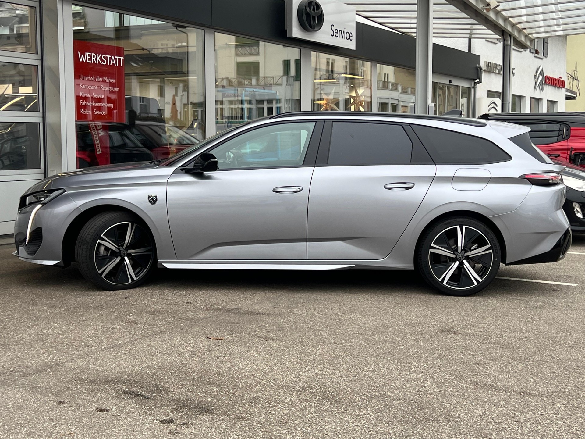 PEUGEOT 308 SW 1.6 PHEV 180 GT-image-4