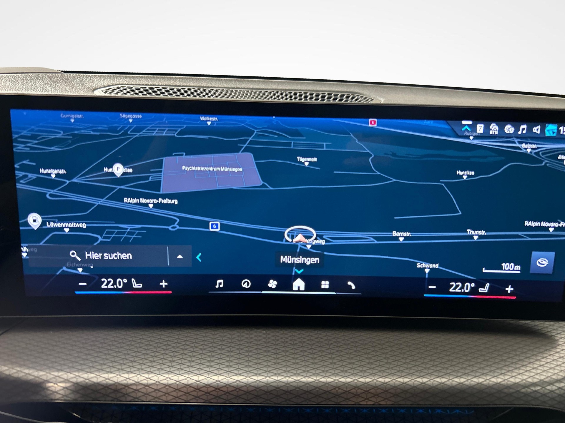 BMW 330d xDrive Touring-image-7