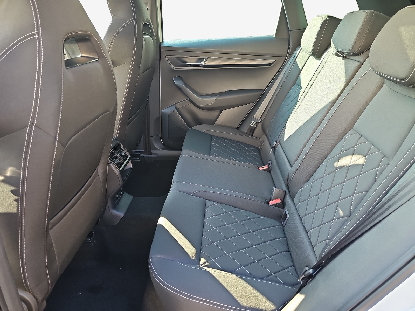 SKODA Karoq 2.0 TSI SportLine 4x4 DSG-image-11