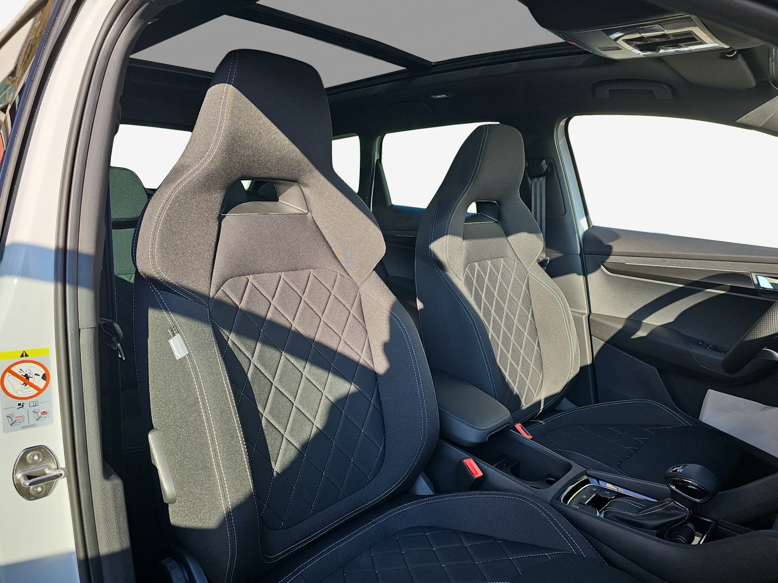 SKODA Karoq 2.0 TSI SportLine 4x4 DSG-image-14