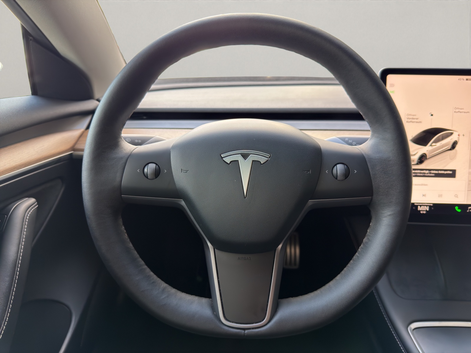 TESLA Model 3 Performance D-image-10