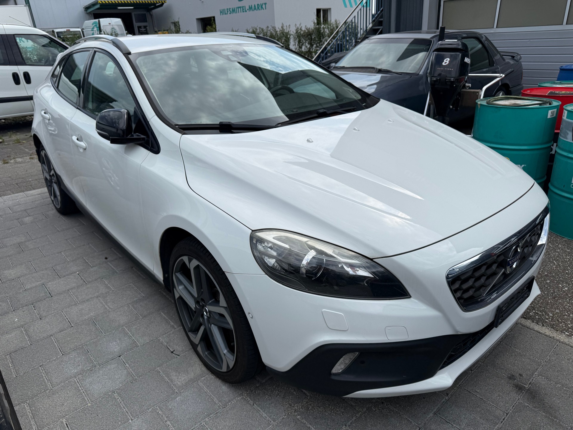 VOLVO V40 Cross Country T4 1.6 Powershift-showroom-element-1