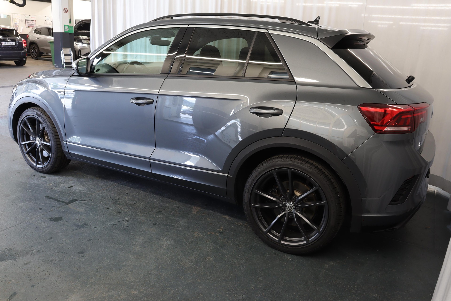 VW T-Roc 2.0 TSI R DSG 4motion-showroom-element-1