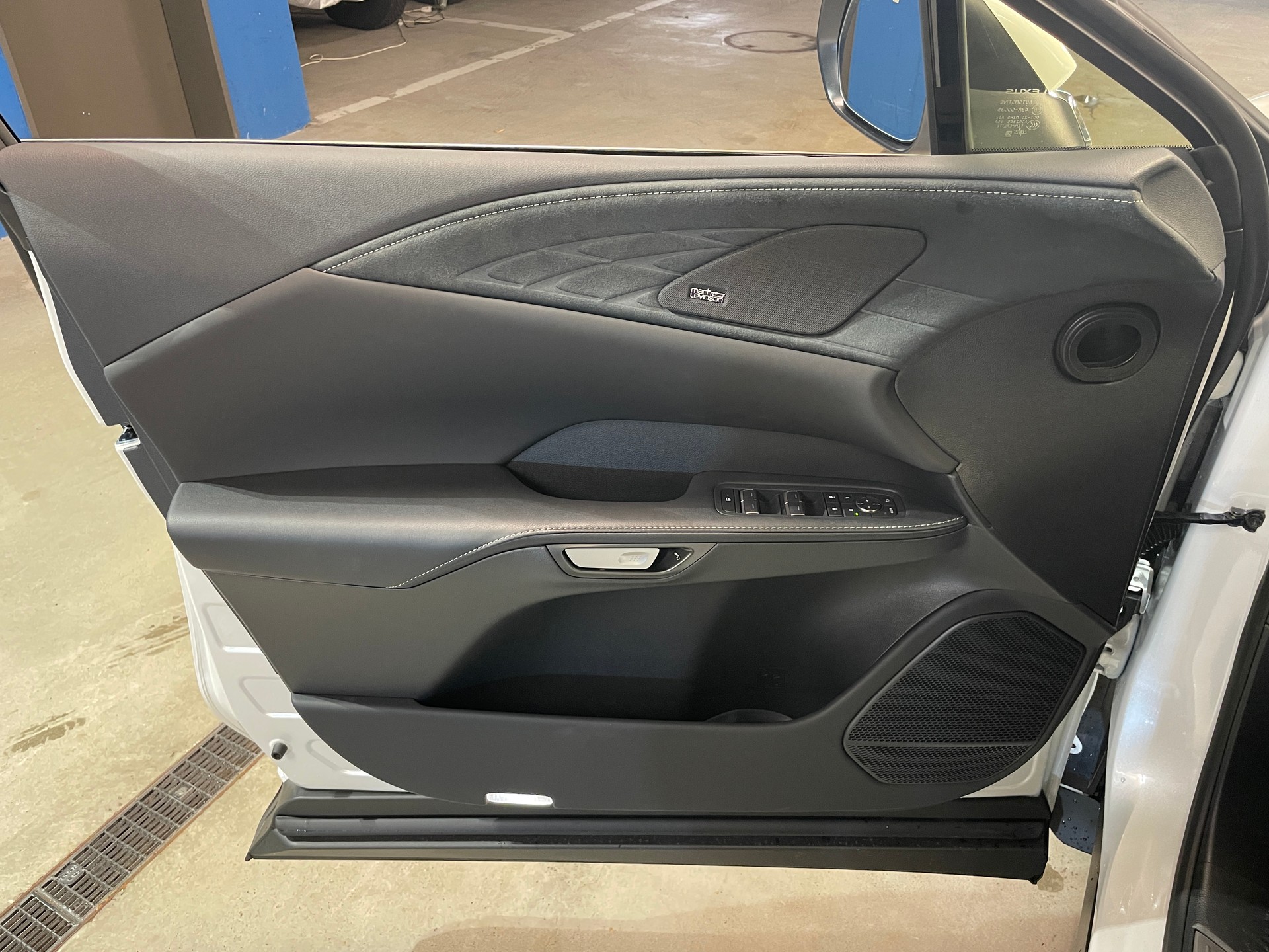 LEXUS RX 450h+ Excellence PHEV AWD CVT-image-7