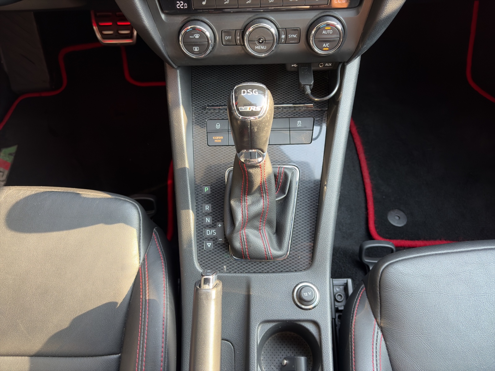 SKODA Octavia Combi 2.0 TSI RS DSG-image-14