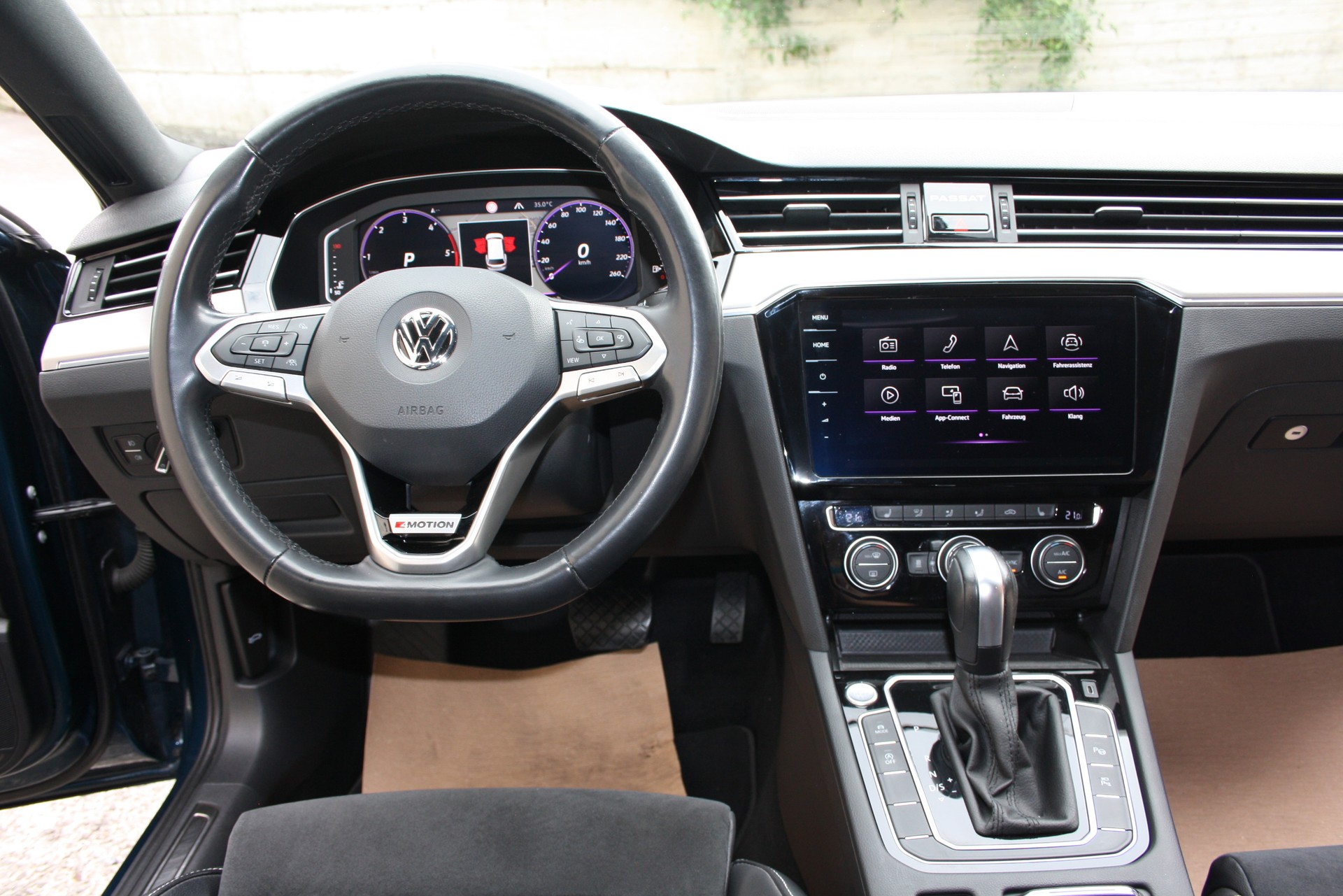 VW Passat 2.0 TDI BMT Edition 4Motion DSG-image-9